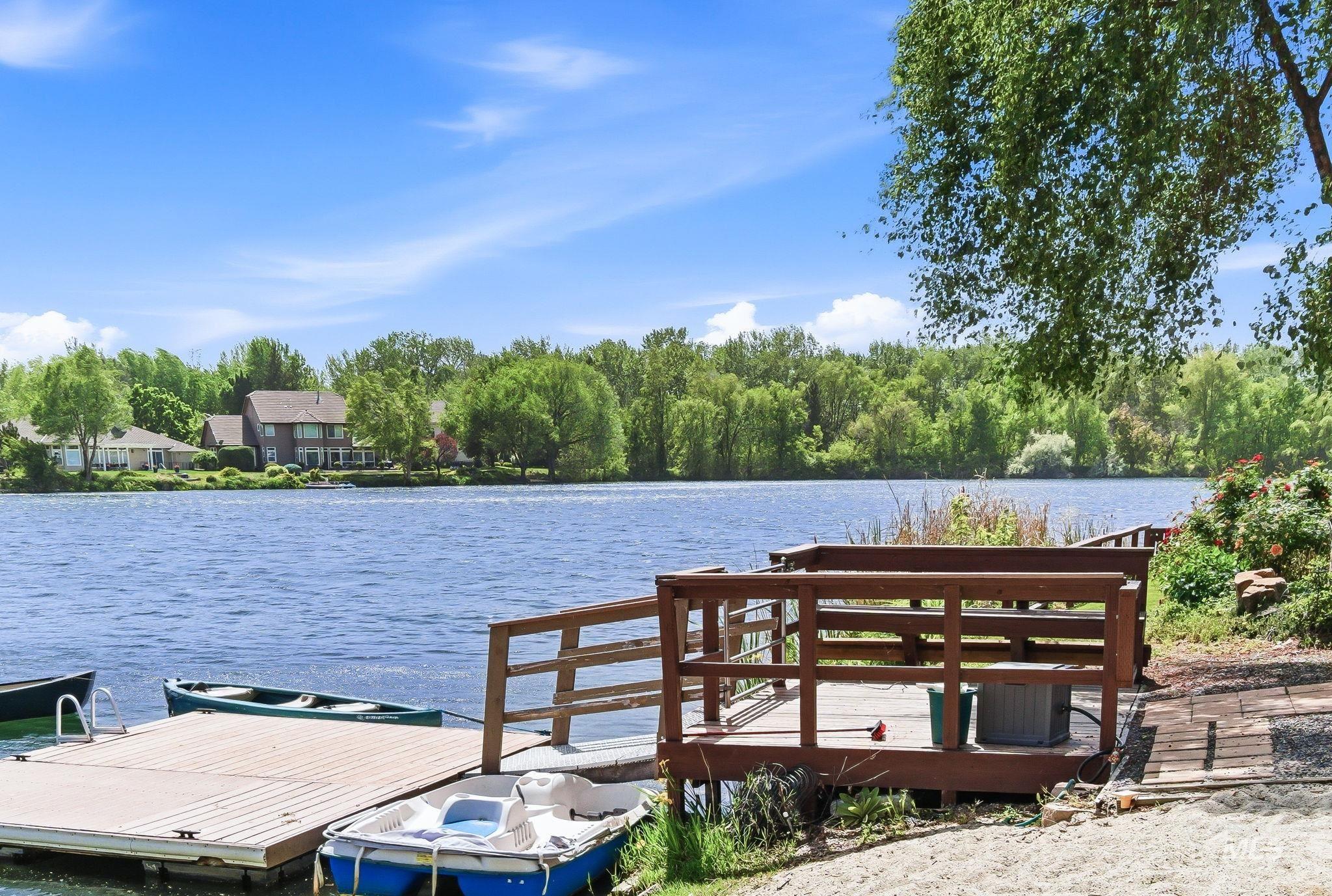 5562 Beachfront Lane, Boise, Idaho 83703, 3 Bedrooms, 2 Bathrooms, Residential For Sale, Price $625,000, 98986564