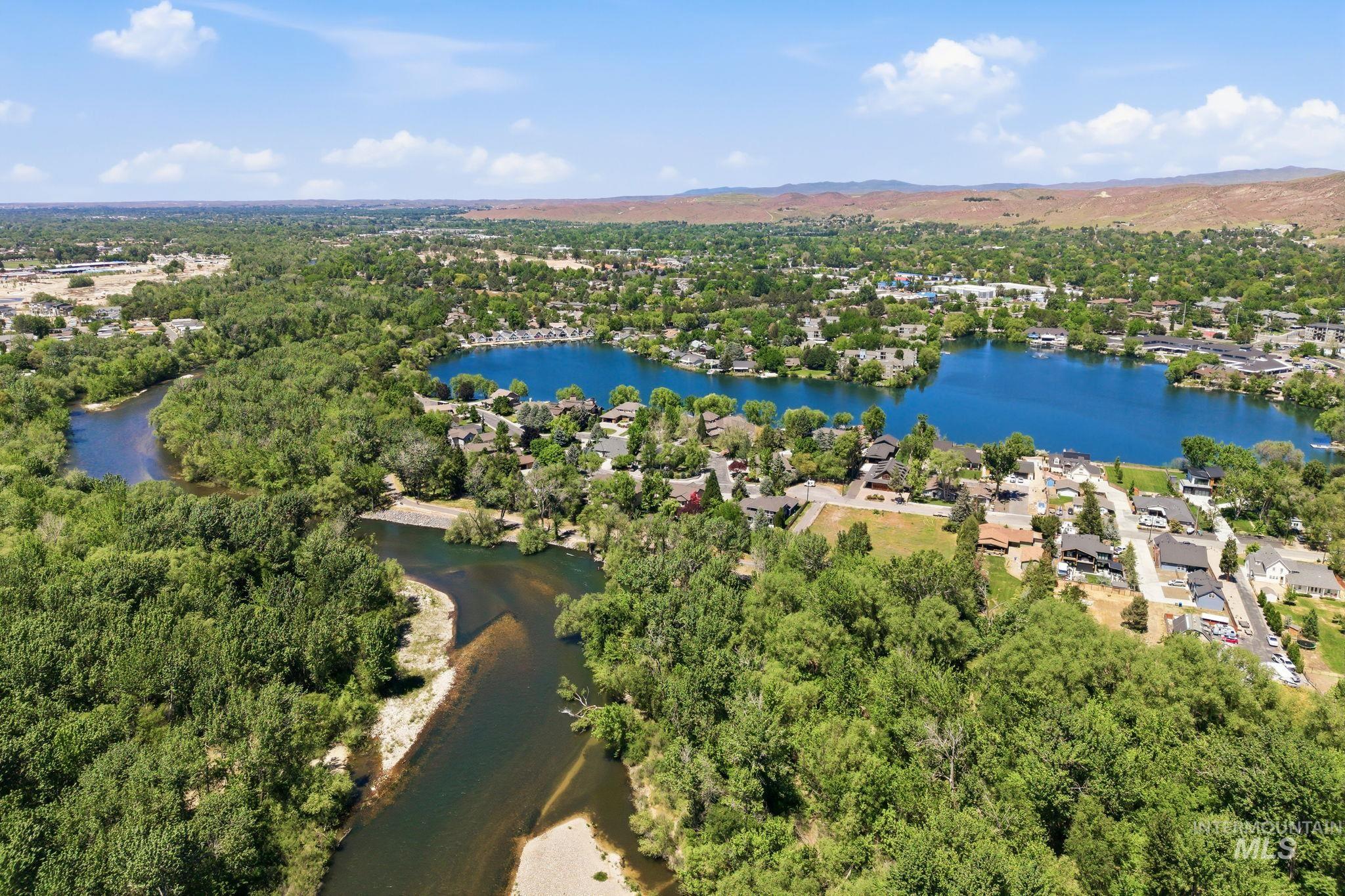 5562 Beachfront Lane, Boise, Idaho 83703, 3 Bedrooms, 2 Bathrooms, Residential For Sale, Price $625,000, 98986564