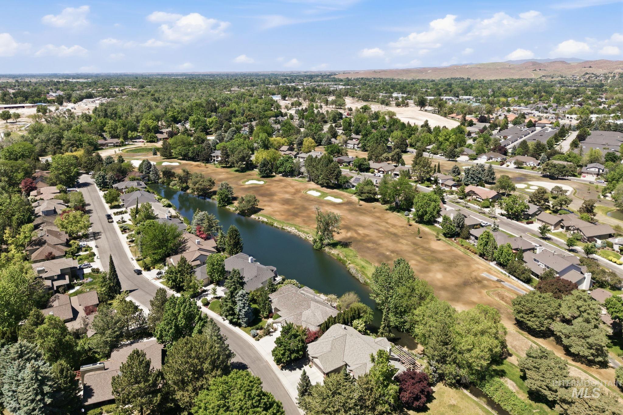 5562 Beachfront Lane, Boise, Idaho 83703, 3 Bedrooms, 2 Bathrooms, Residential For Sale, Price $625,000, 98986564