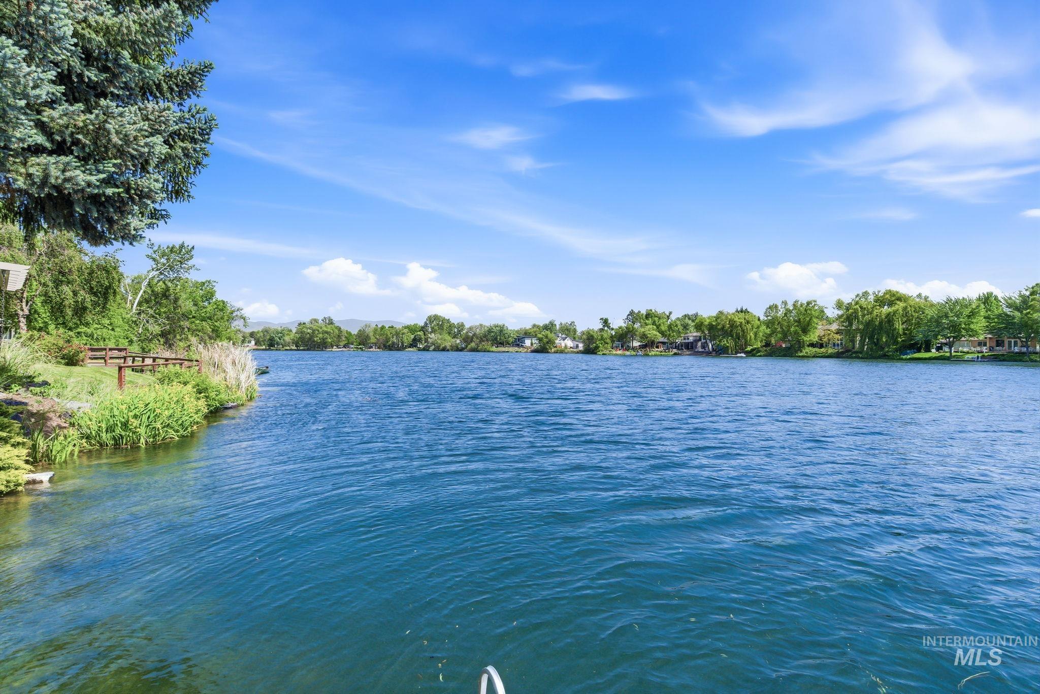5562 Beachfront Lane, Boise, Idaho 83703, 3 Bedrooms, 2 Bathrooms, Residential For Sale, Price $625,000, 98986564