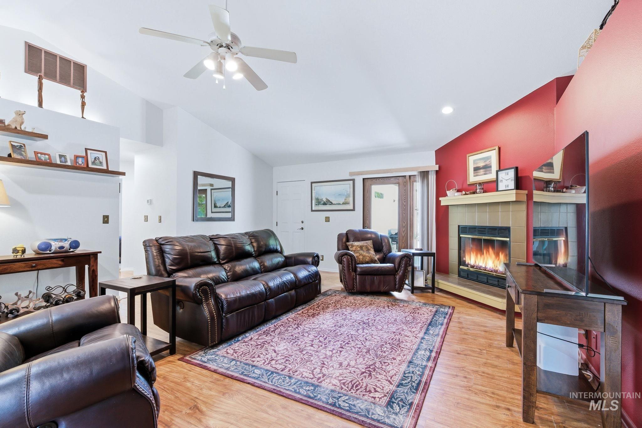 5562 Beachfront Lane, Boise, Idaho 83703, 3 Bedrooms, 2 Bathrooms, Residential For Sale, Price $625,000, 98986564