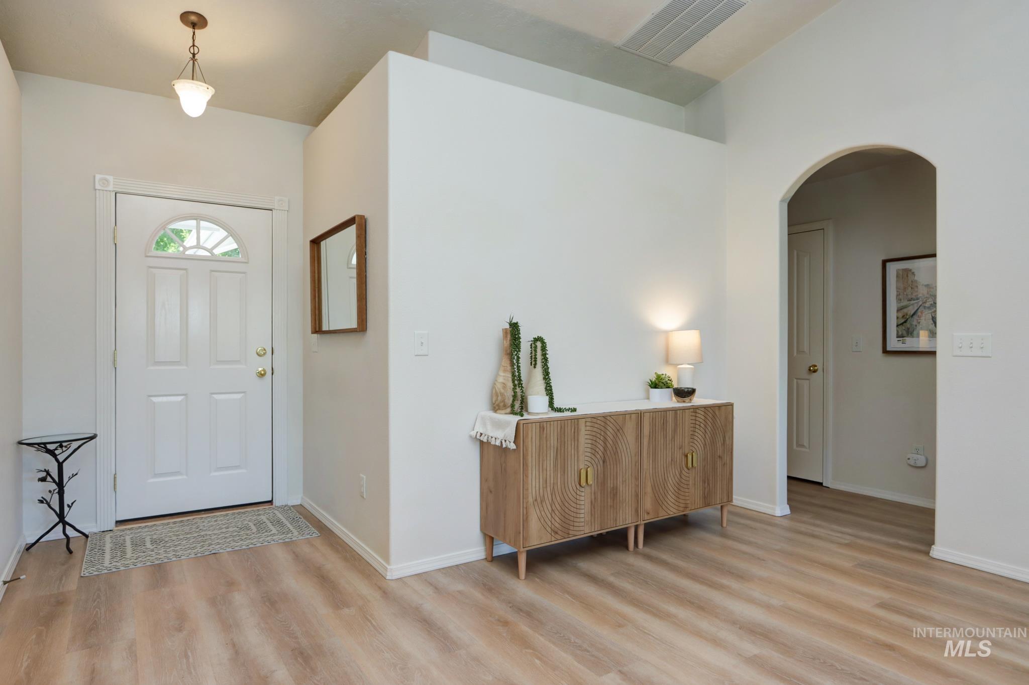 9610 W Ben St, Boise, Idaho 83714, 3 Bedrooms, 2 Bathrooms, Residential For Sale, Price $470,000, 98986573