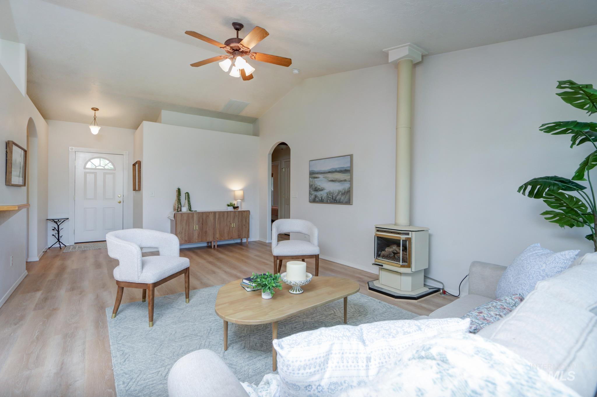 9610 W Ben St, Boise, Idaho 83714, 3 Bedrooms, 2 Bathrooms, Residential For Sale, Price $470,000, 98986573