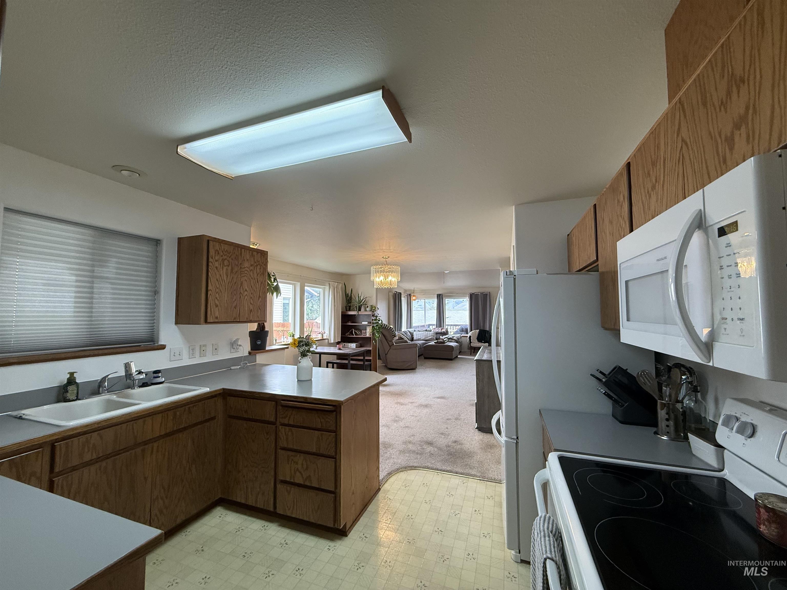 931 Stewart Avenue, Lewiston, Idaho 83501, 2 Bedrooms, 2 Bathrooms, Residential For Sale, Price $325,000,MLS 98986575