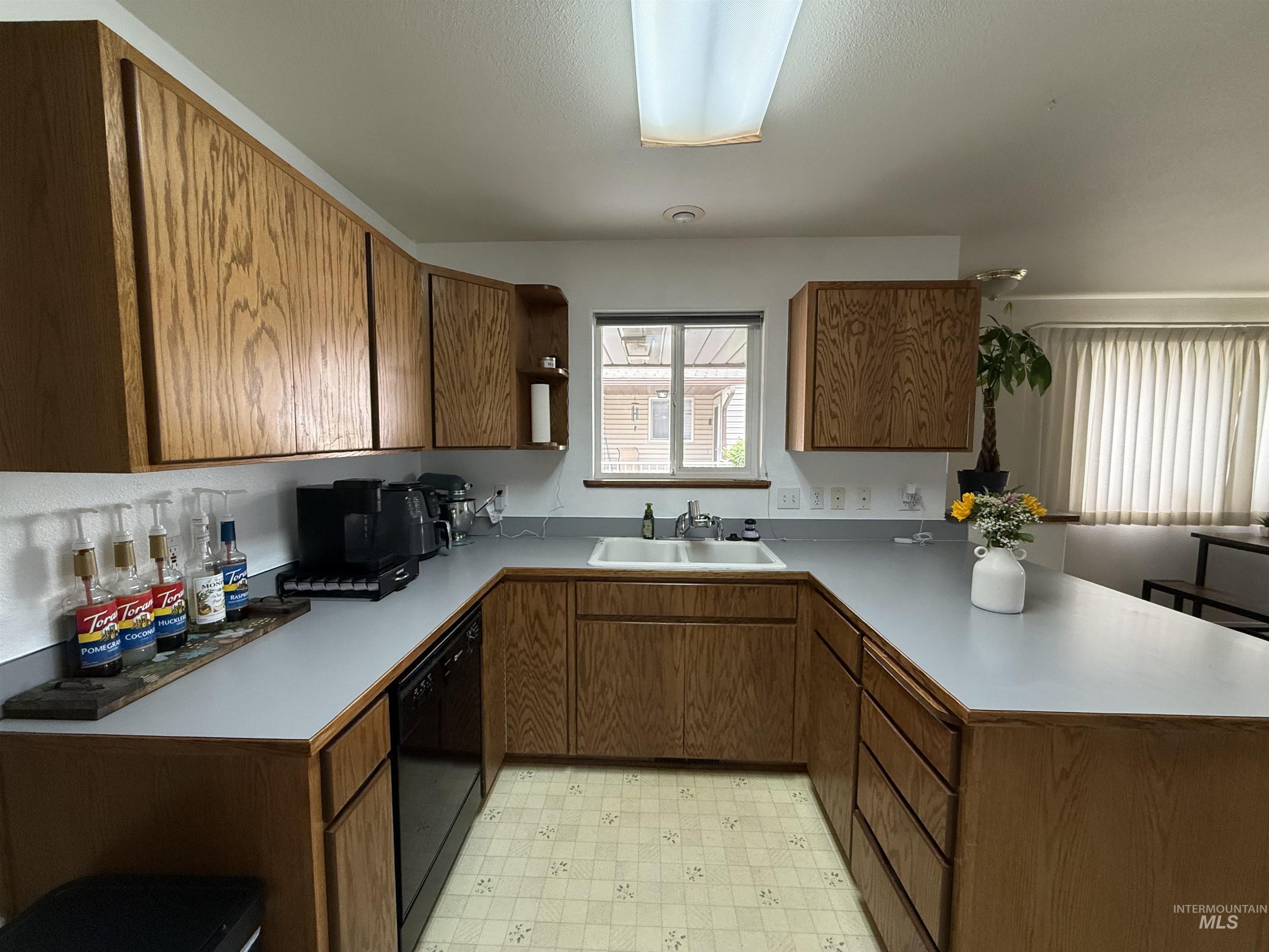 931 Stewart Avenue, Lewiston, Idaho 83501, 2 Bedrooms, 2 Bathrooms, Residential For Sale, Price $325,000,MLS 98986575