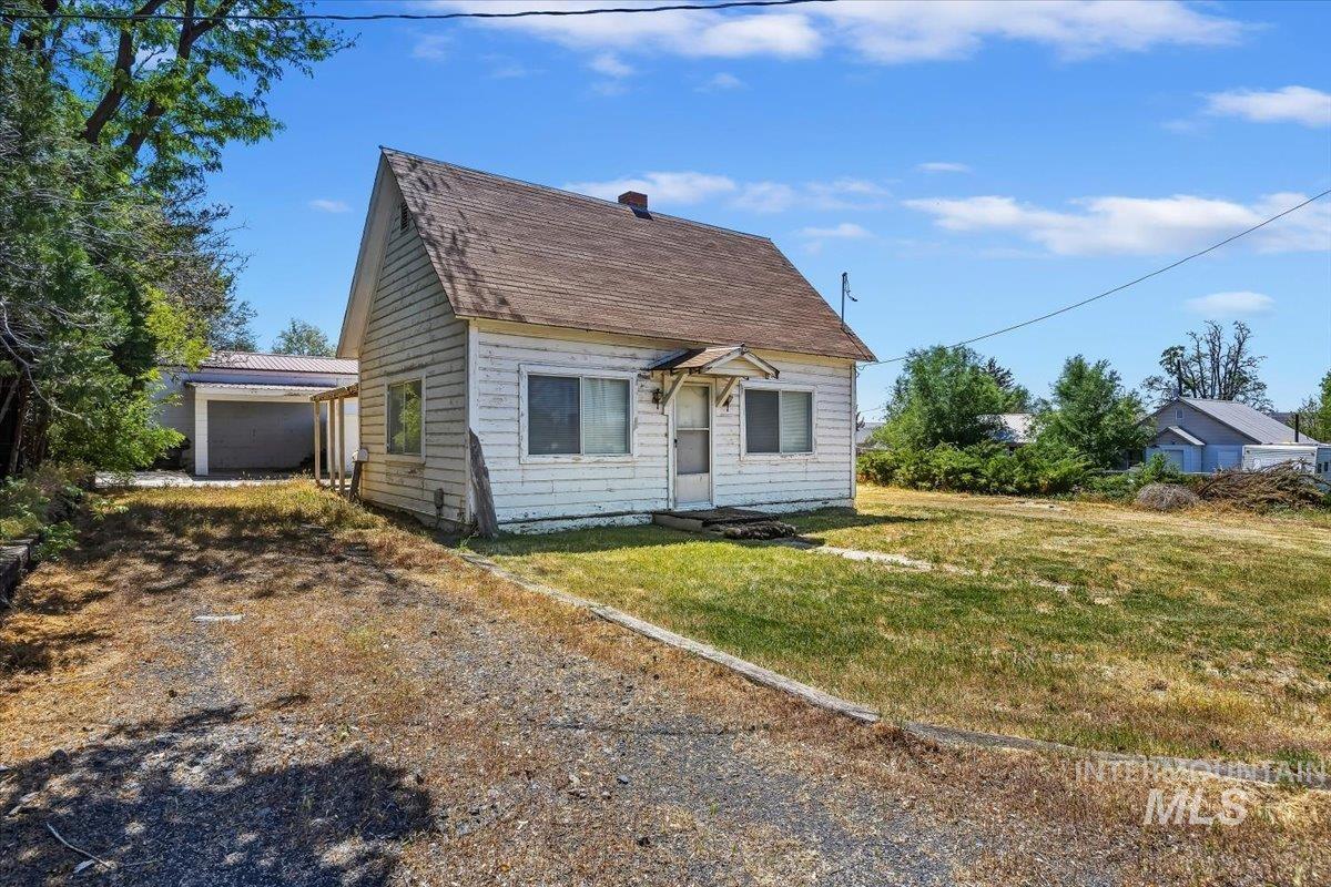 210 Hagerman Ave E, Hagerman, Idaho 83332, 2 Bedrooms, 1 Bathroom, Residential For Sale, Price $180,000, 98986578