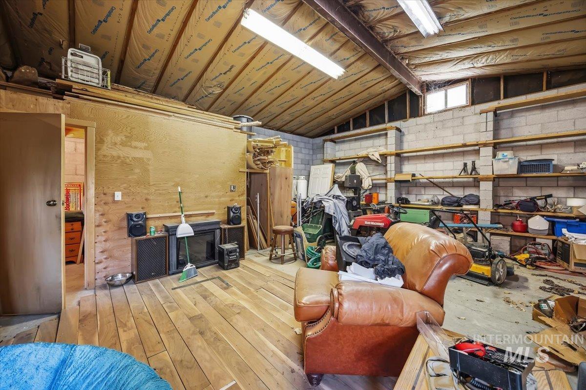 210 Hagerman Ave E, Hagerman, Idaho 83332, 2 Bedrooms, 1 Bathroom, Residential For Sale, Price $180,000, 98986578