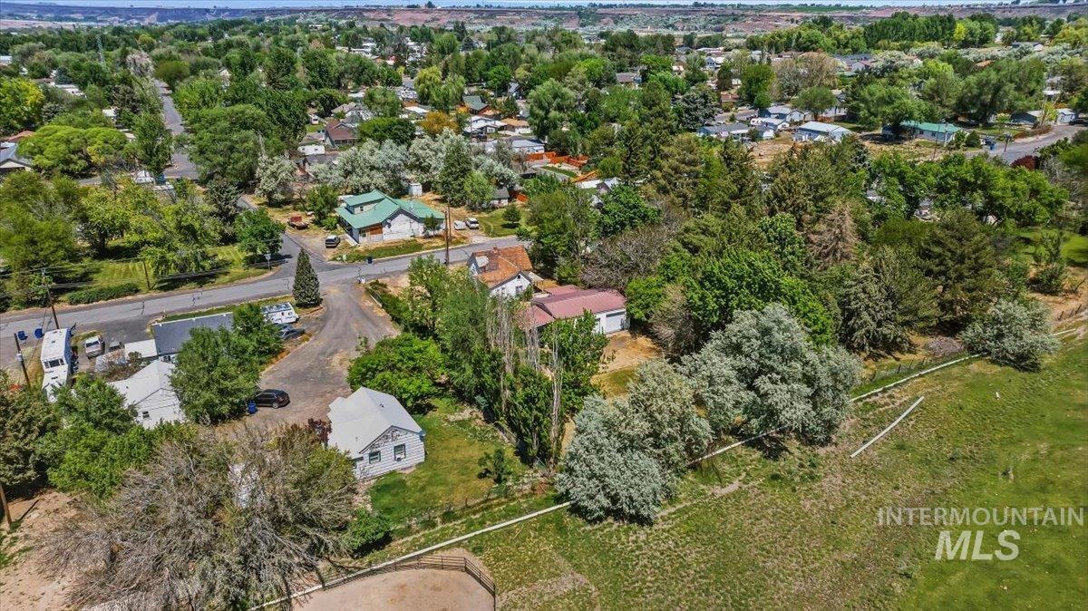 210 Hagerman Ave E, Hagerman, Idaho 83332, 2 Bedrooms, 1 Bathroom, Residential For Sale, Price $180,000, 98986578