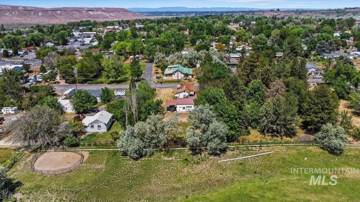 210 Hagerman Ave E, Hagerman, Idaho 83332, 2 Bedrooms, 1 Bathroom, Residential For Sale, Price $180,000, 98986578