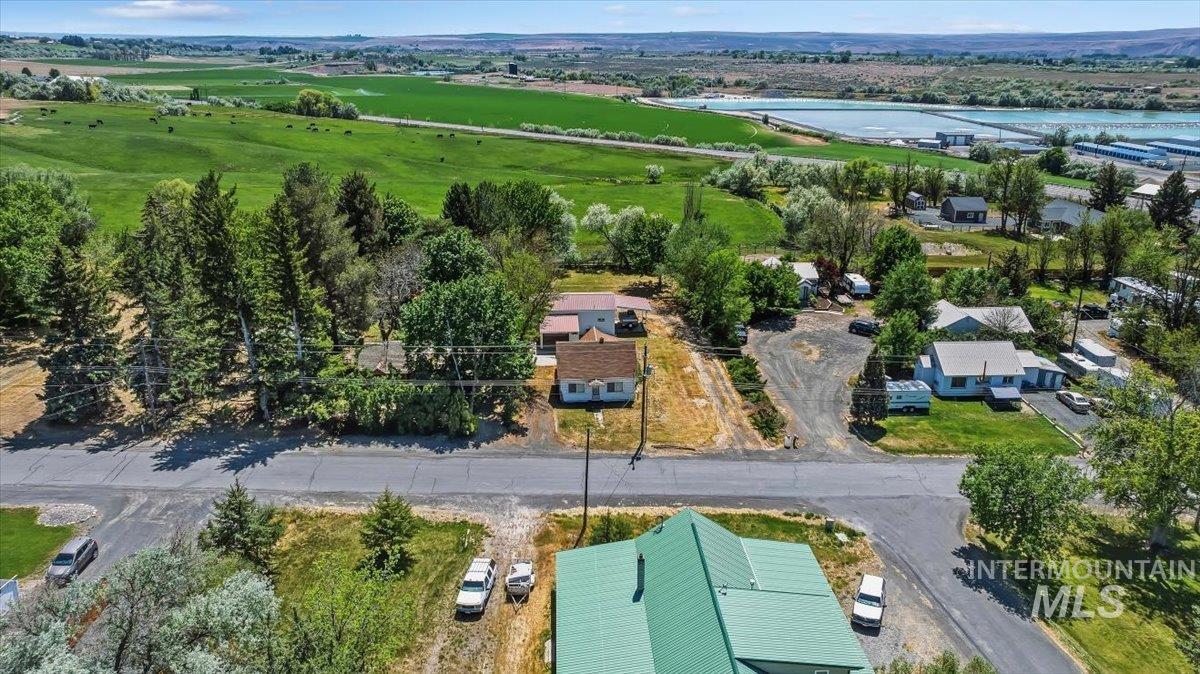 210 Hagerman Ave E, Hagerman, Idaho 83332, 2 Bedrooms, 1 Bathroom, Residential For Sale, Price $180,000, 98986578