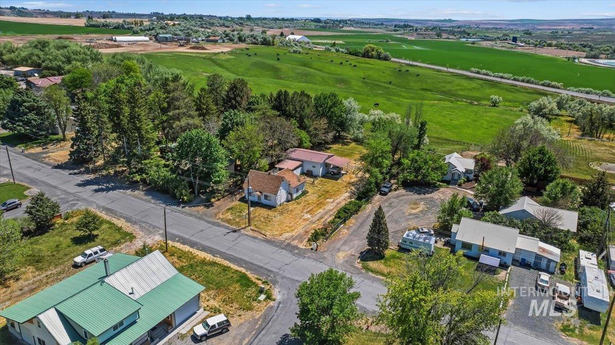 210 Hagerman Ave E, Hagerman, Idaho 83332, 2 Bedrooms, 1 Bathroom, Residential For Sale, Price $180,000, 98986578