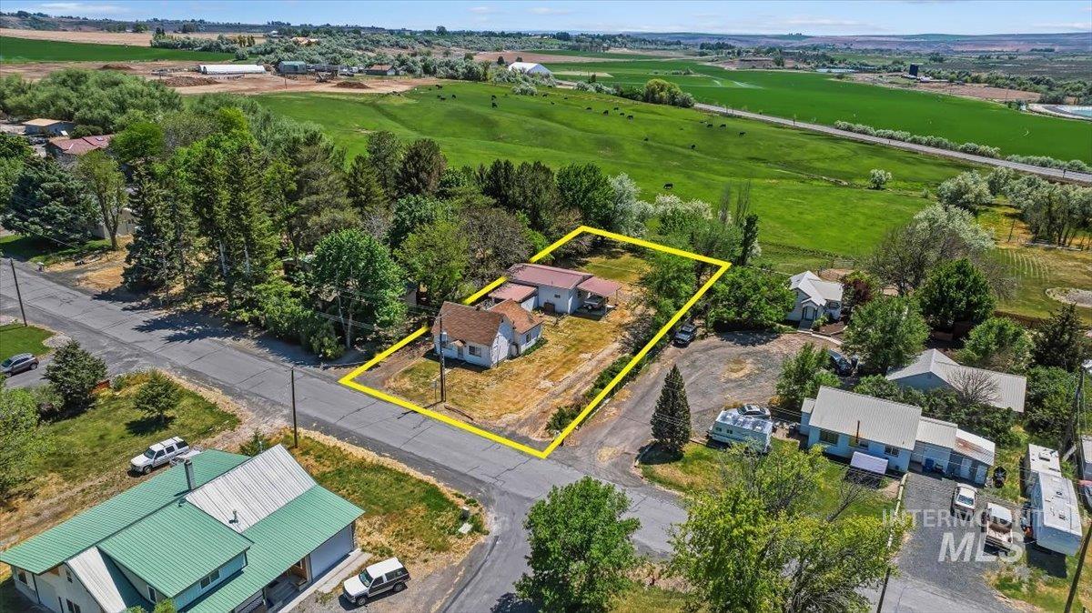 210 Hagerman Ave E, Hagerman, Idaho 83332, 2 Bedrooms, 1 Bathroom, Residential For Sale, Price $180,000, 98986578