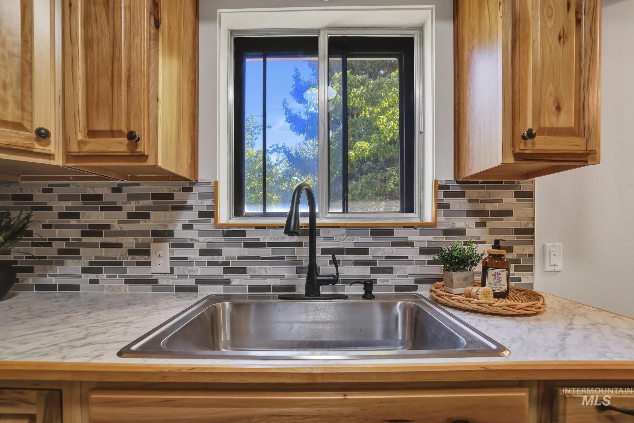 612 Highland Rd, Jerome, Idaho 83338, 4 Bedrooms, 2 Bathrooms, Residential For Sale, Price $374,900, 98986580