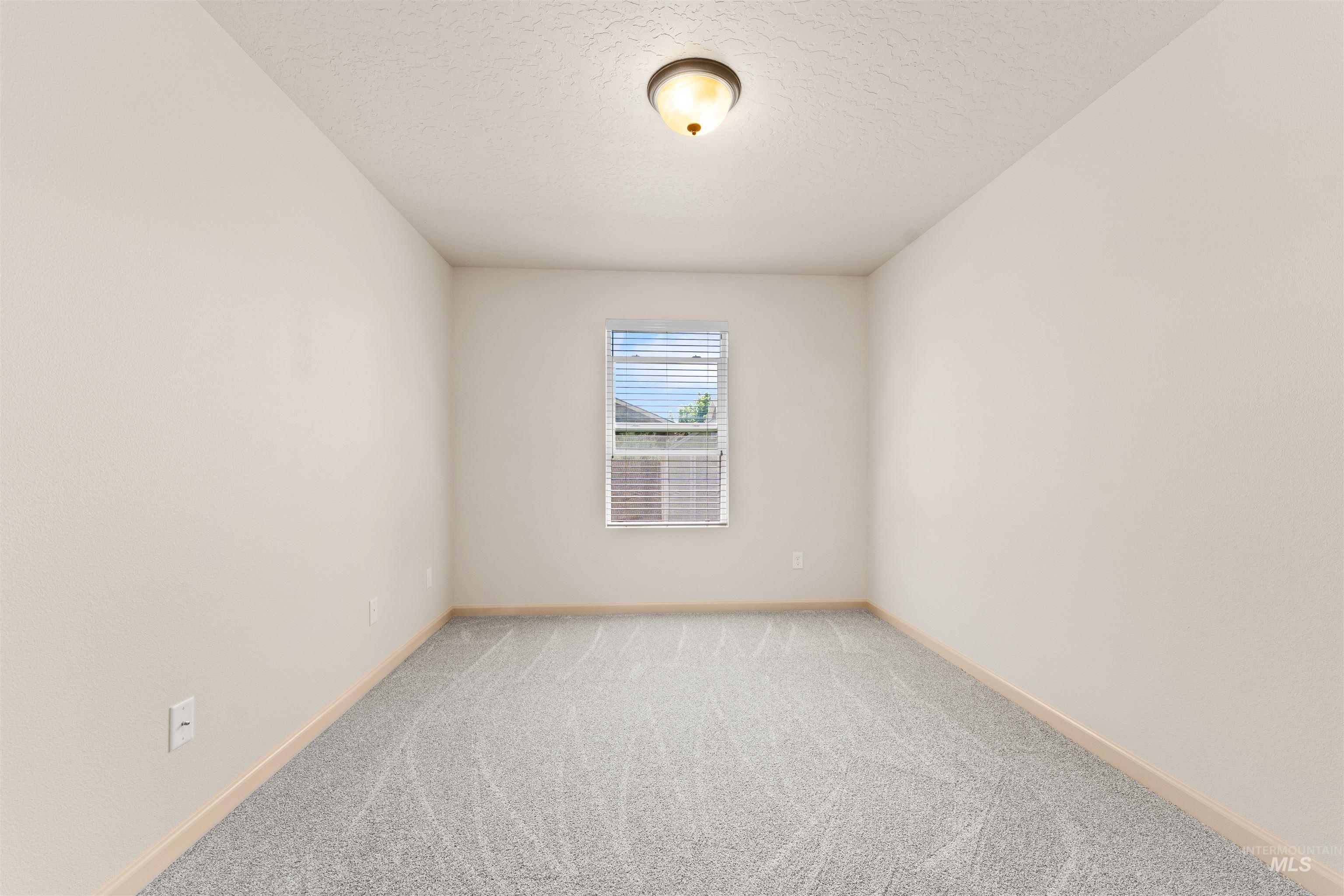 257 E Havasupai St., Meridian, Idaho 83646-6021, 3 Bedrooms, 2 Bathrooms, Residential For Sale, Price $435,000, 98986584