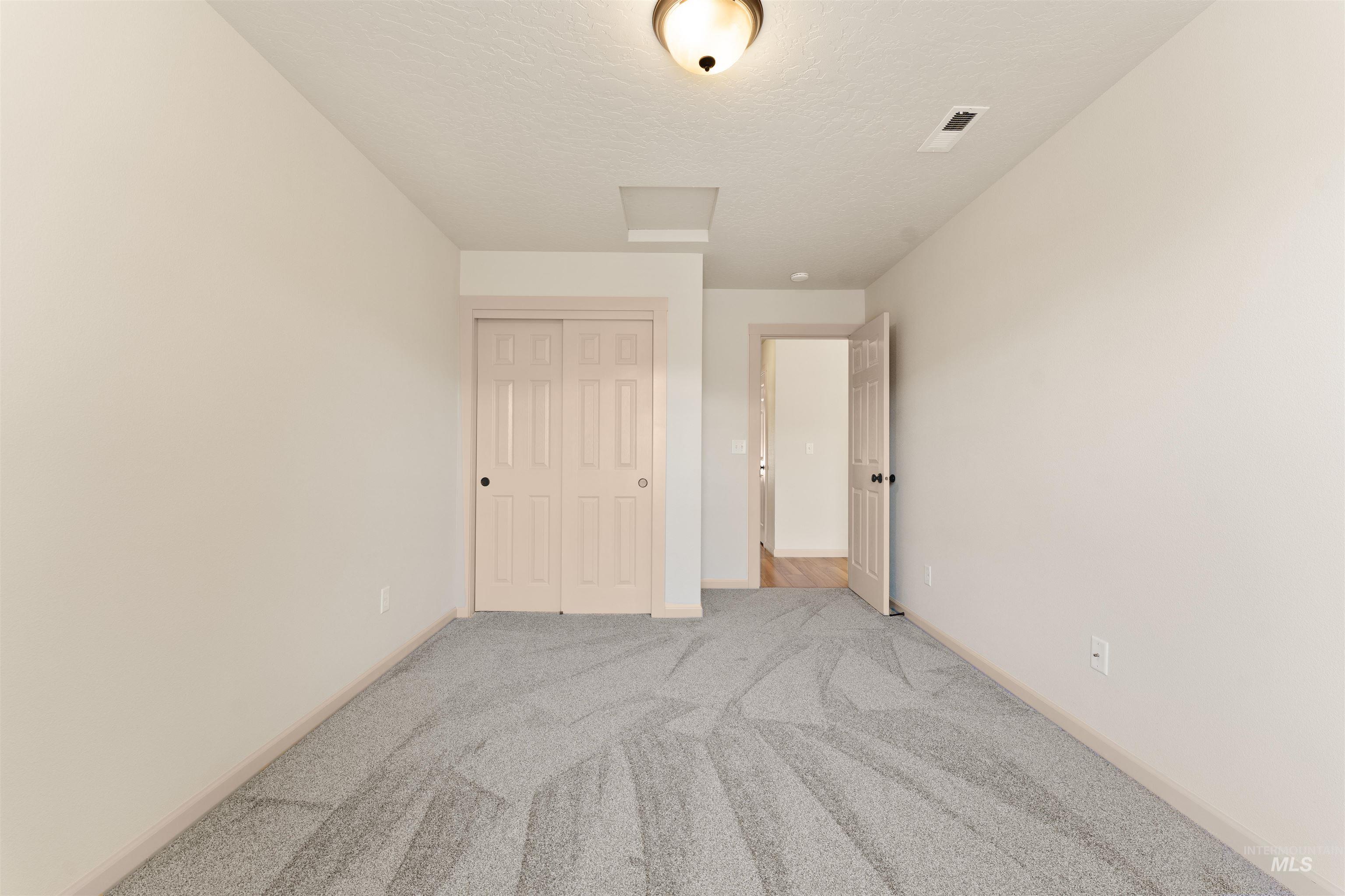 257 E Havasupai St., Meridian, Idaho 83646-6021, 3 Bedrooms, 2 Bathrooms, Residential For Sale, Price $435,000, 98986584