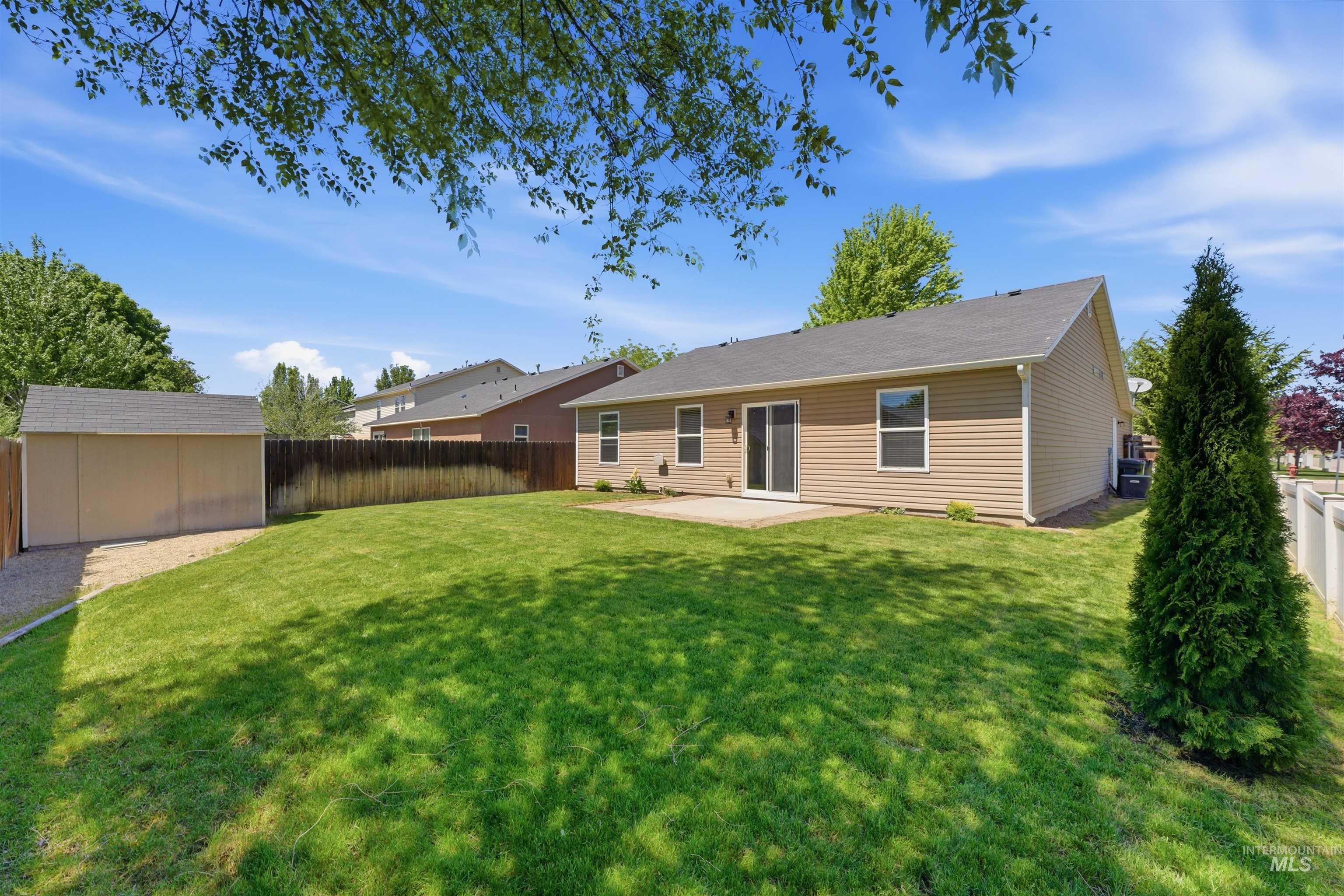 257 E Havasupai St., Meridian, Idaho 83646-6021, 3 Bedrooms, 2 Bathrooms, Residential For Sale, Price $435,000, 98986584