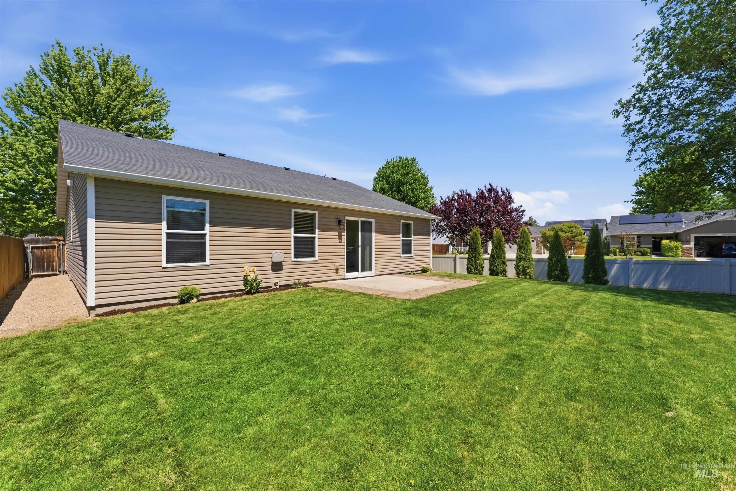 257 E Havasupai St., Meridian, Idaho 83646-6021, 3 Bedrooms, 2 Bathrooms, Residential For Sale, Price $435,000, 98986584