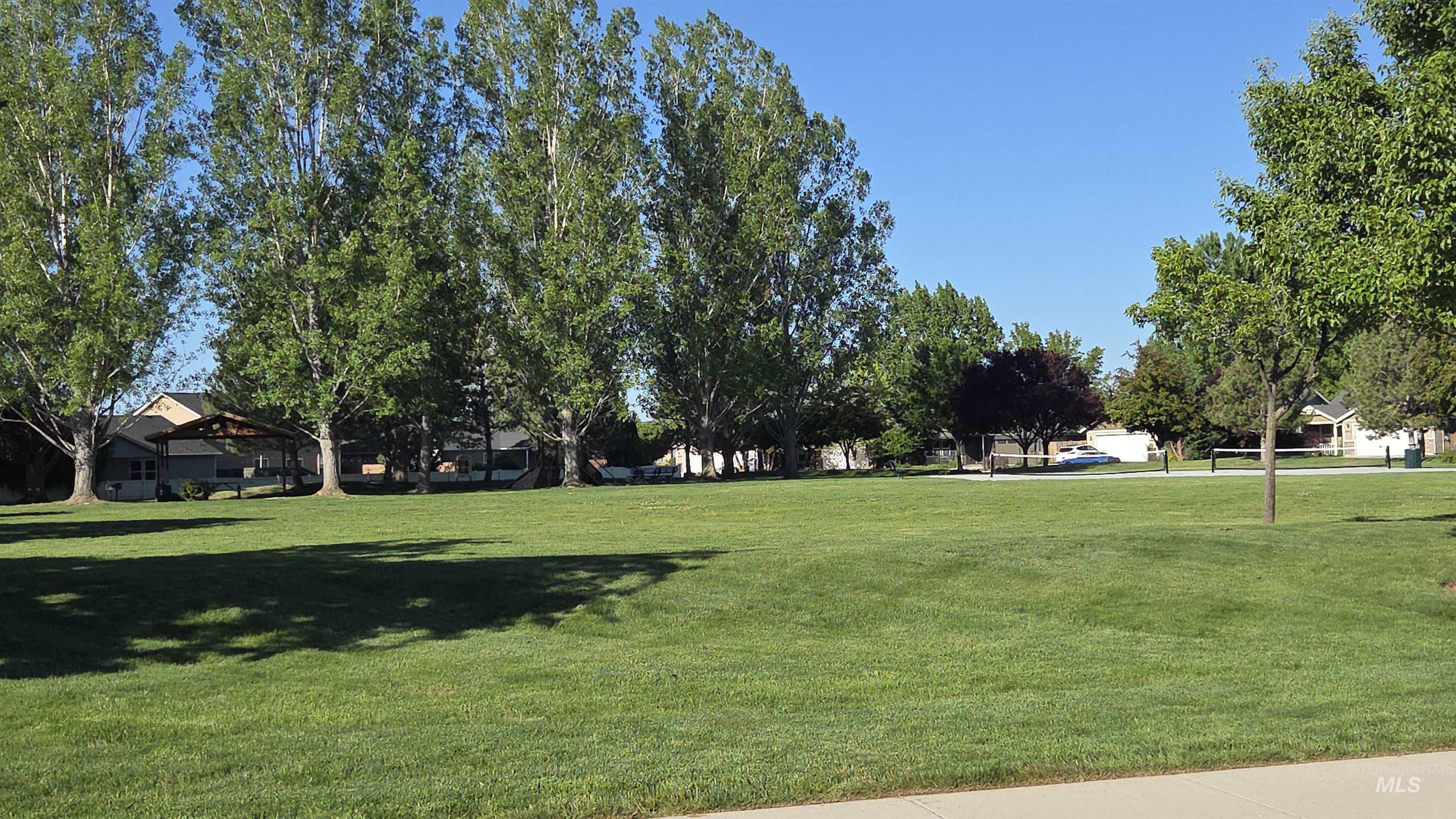 257 E Havasupai St., Meridian, Idaho 83646-6021, 3 Bedrooms, 2 Bathrooms, Residential For Sale, Price $435,000, 98986584