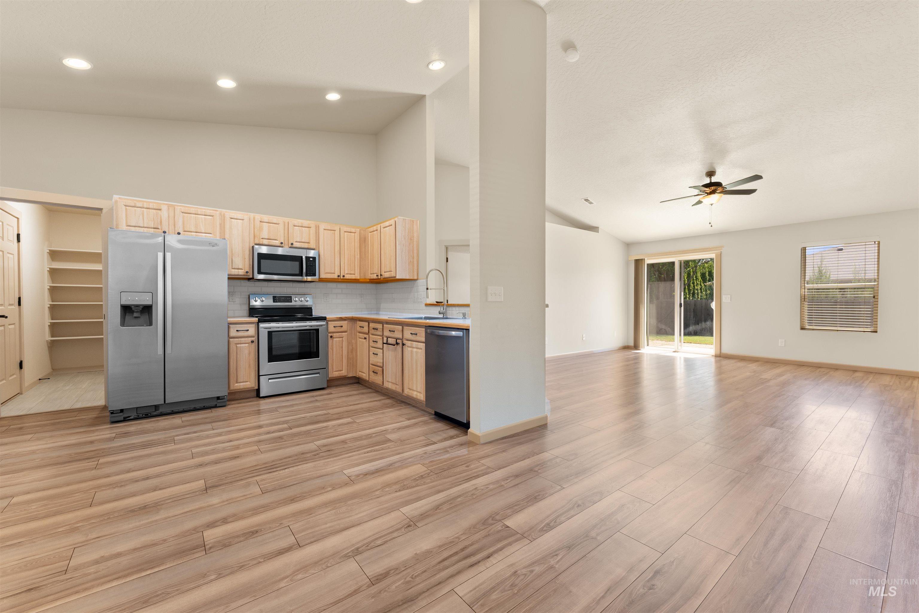257 E Havasupai St., Meridian, Idaho 83646-6021, 3 Bedrooms, 2 Bathrooms, Residential For Sale, Price $435,000, 98986584