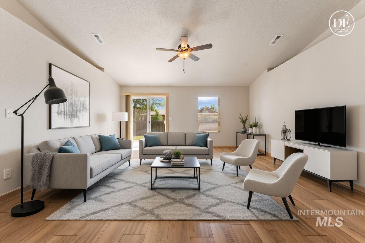 257 E Havasupai St., Meridian, Idaho 83646-6021, 3 Bedrooms, 2 Bathrooms, Residential For Sale, Price $435,000, 98986584