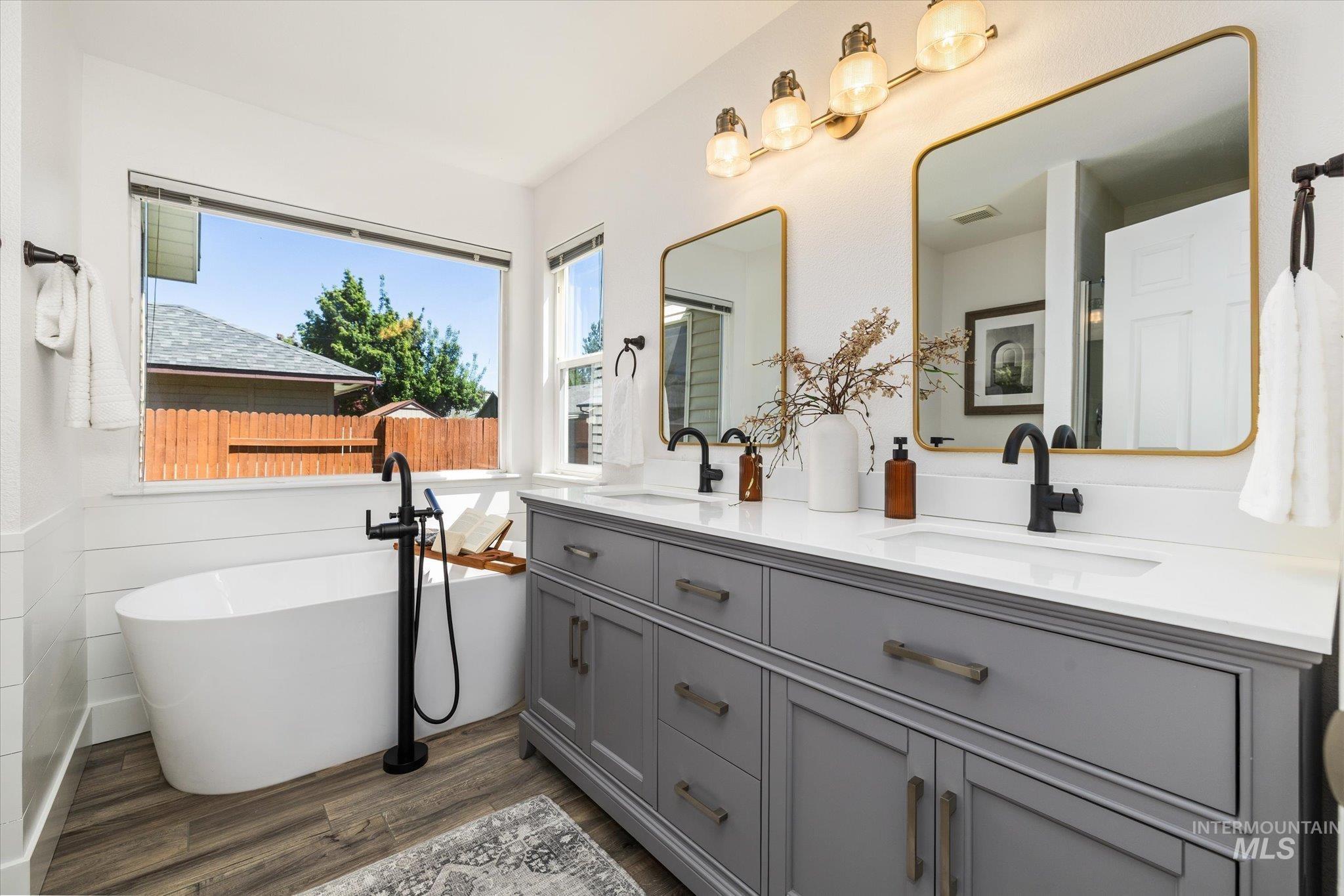 5246 N Hertford Way, Boise, Idaho 83714, 3 Bedrooms, 2 Bathrooms, Residential For Sale, Price $569,900, 98986586