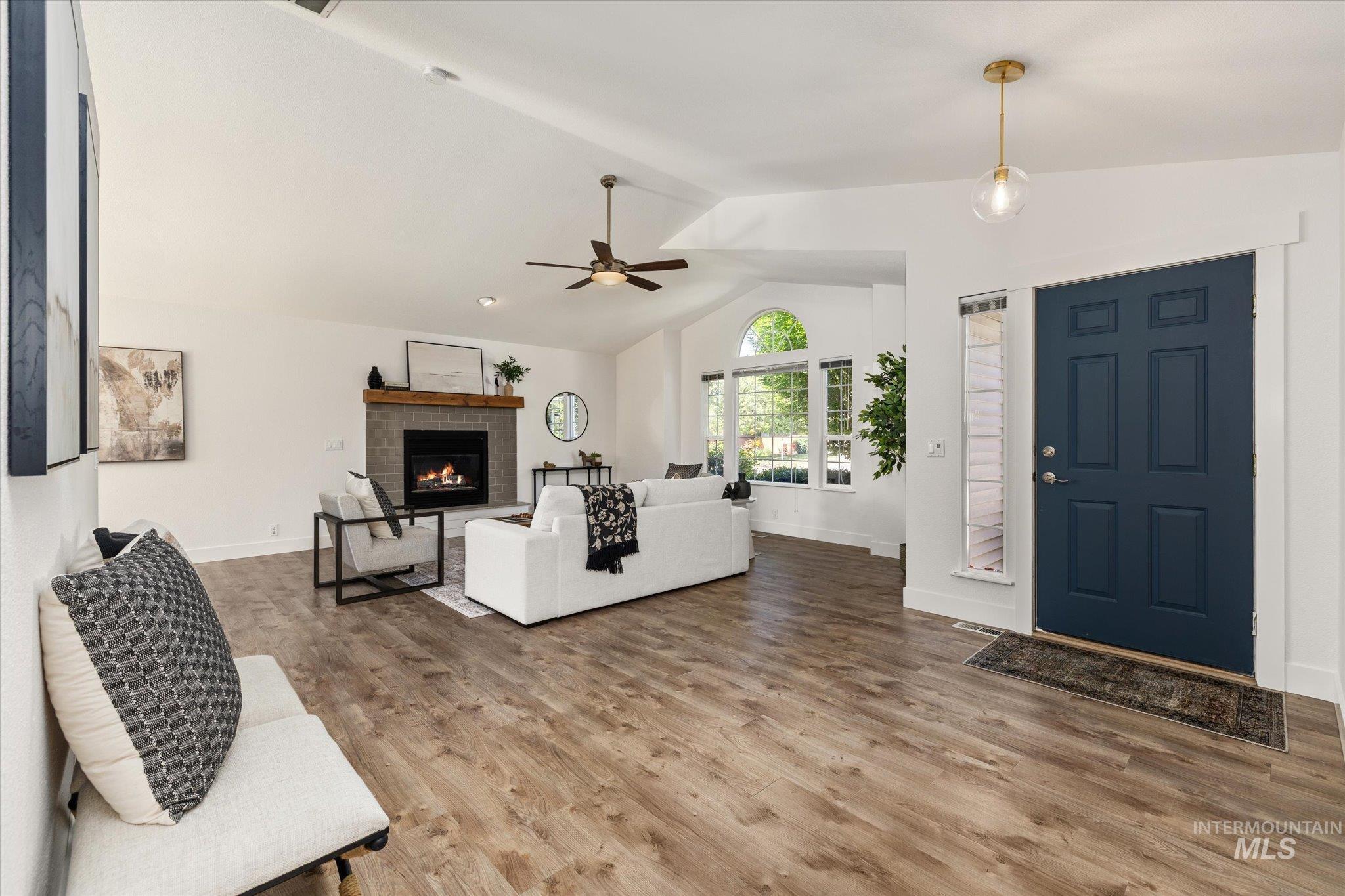 5246 N Hertford Way, Boise, Idaho 83714, 3 Bedrooms, 2 Bathrooms, Residential For Sale, Price $569,900, 98986586