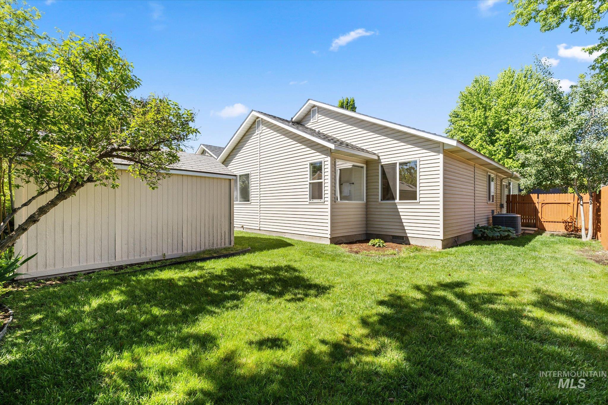 5246 N Hertford Way, Boise, Idaho 83714, 3 Bedrooms, 2 Bathrooms, Residential For Sale, Price $569,900, 98986586