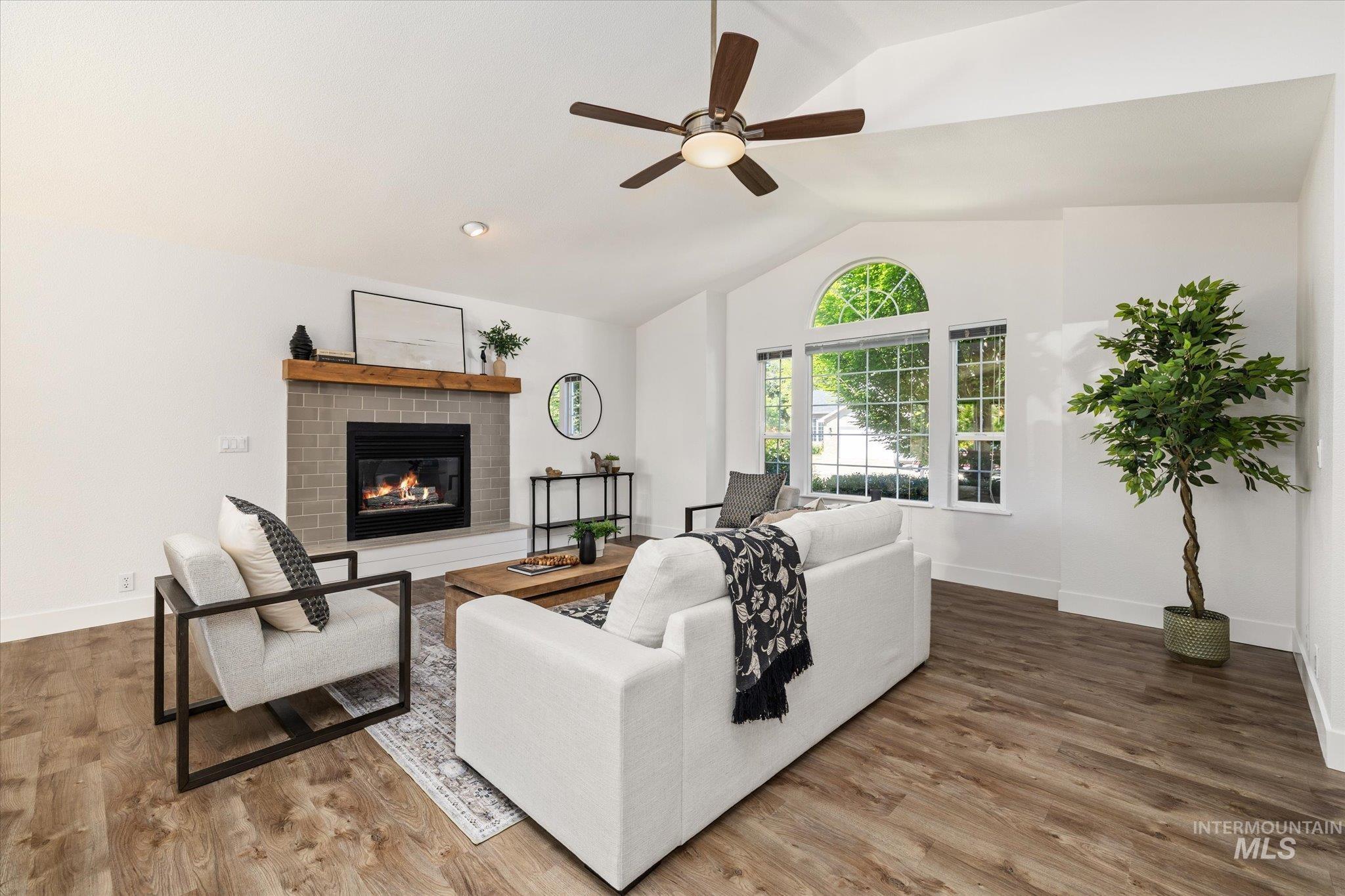5246 N Hertford Way, Boise, Idaho 83714, 3 Bedrooms, 2 Bathrooms, Residential For Sale, Price $569,900, 98986586