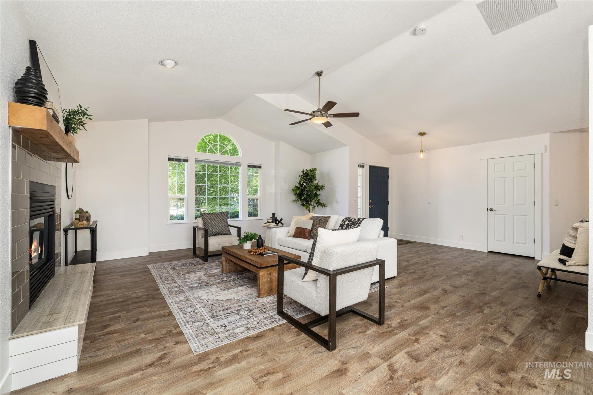 5246 N Hertford Way, Boise, Idaho 83714, 3 Bedrooms, 2 Bathrooms, Residential For Sale, Price $569,900, 98986586