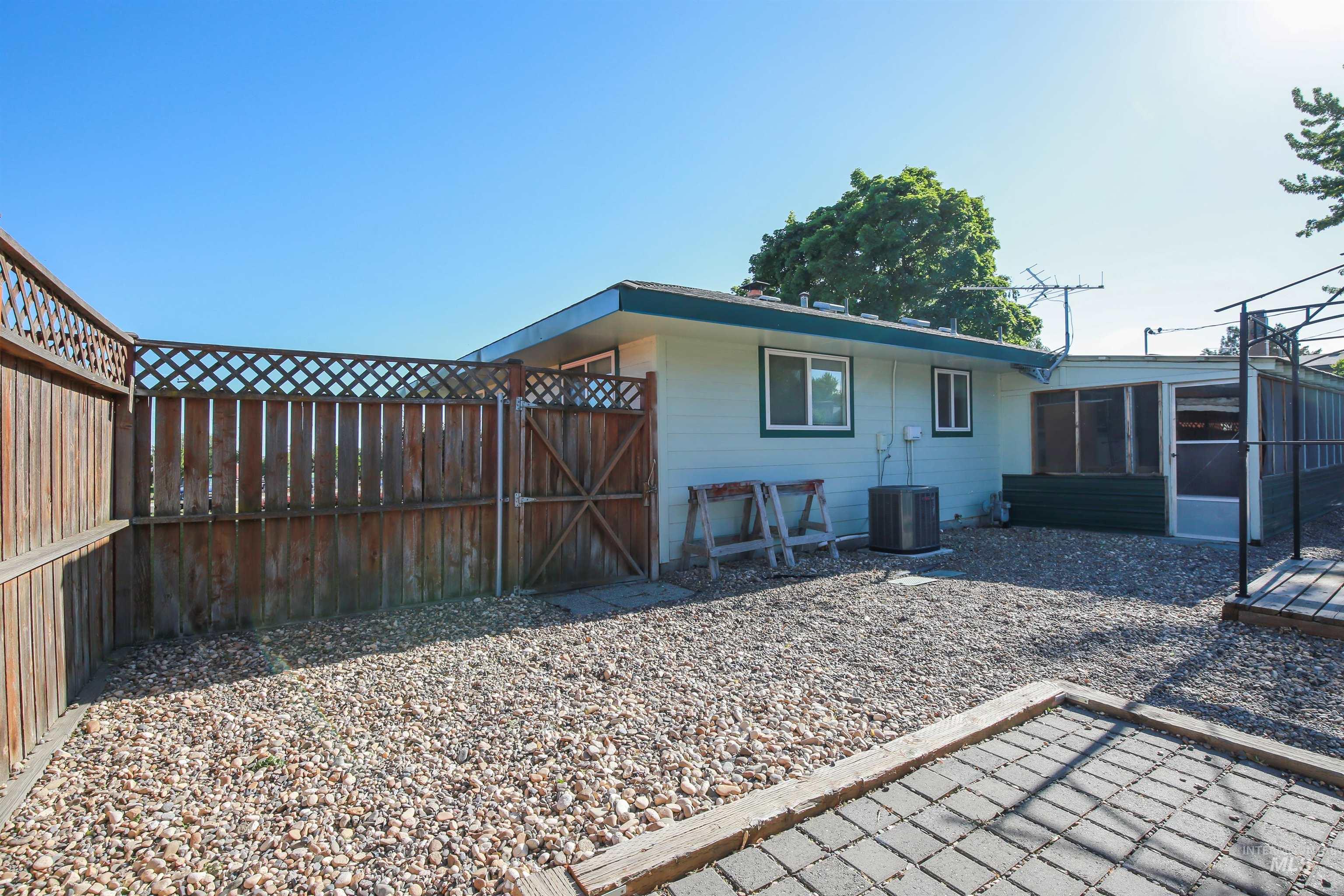 240 Park Drive, Weiser, Idaho 83672, 3 Bedrooms, 1 Bathroom, Residential For Sale, Price $325,000, 98986588