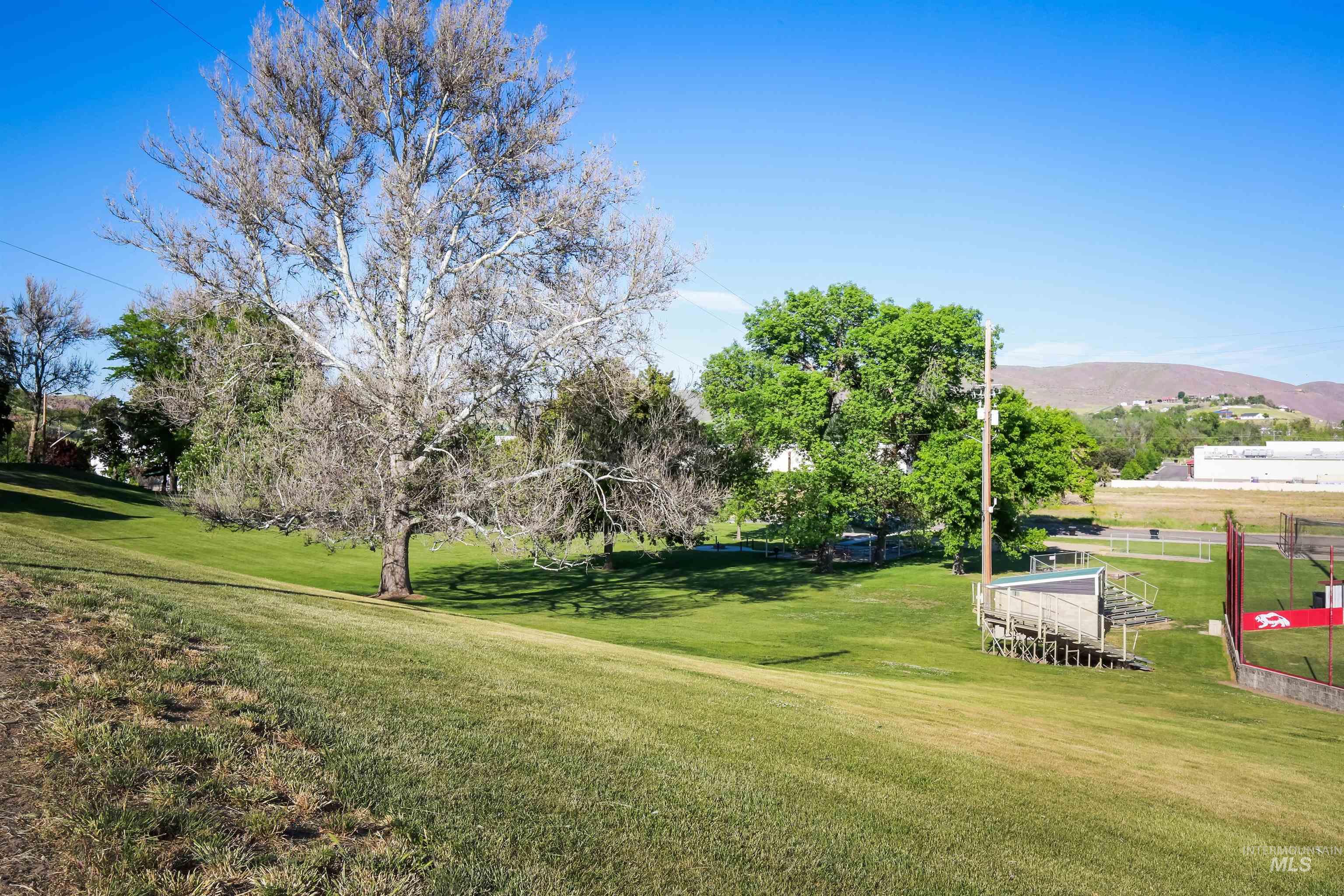 240 Park Drive, Weiser, Idaho 83672, 3 Bedrooms, 1 Bathroom, Residential For Sale, Price $325,000, 98986588