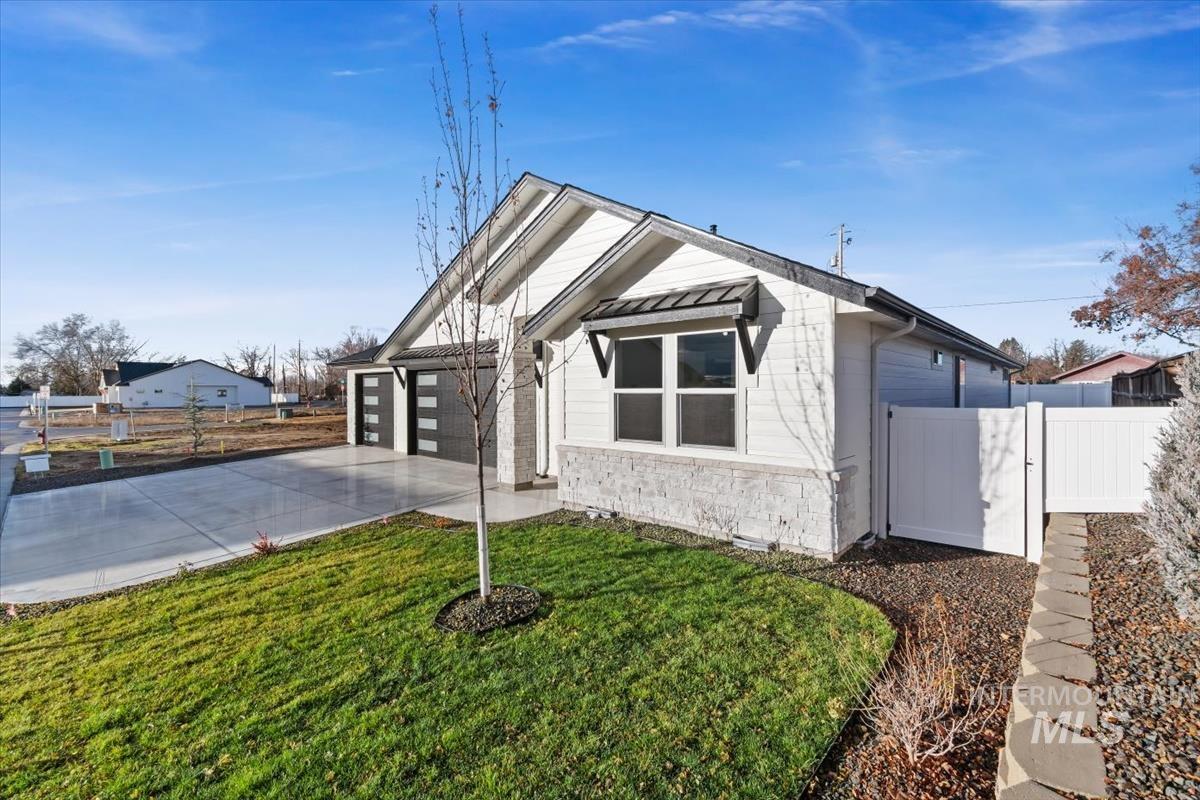 357 W. Flour Mill Ct., Middleton, Idaho 83644, 3 Bedrooms, 2.5 Bathrooms, Residential For Sale, Price $709,999, 98986589