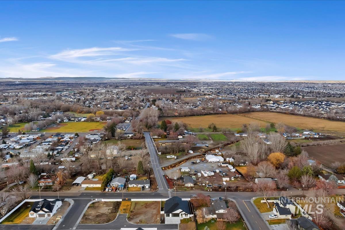 357 W. Flour Mill Ct., Middleton, Idaho 83644, 3 Bedrooms, 2.5 Bathrooms, Residential For Sale, Price $709,999, 98986589