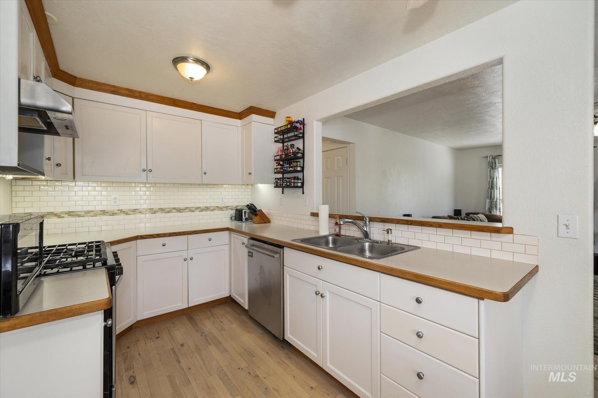 304 Maple St, Nampa, Idaho 83686, 3 Bedrooms, 2 Bathrooms, Residential For Sale, Price $334,900, 98986590