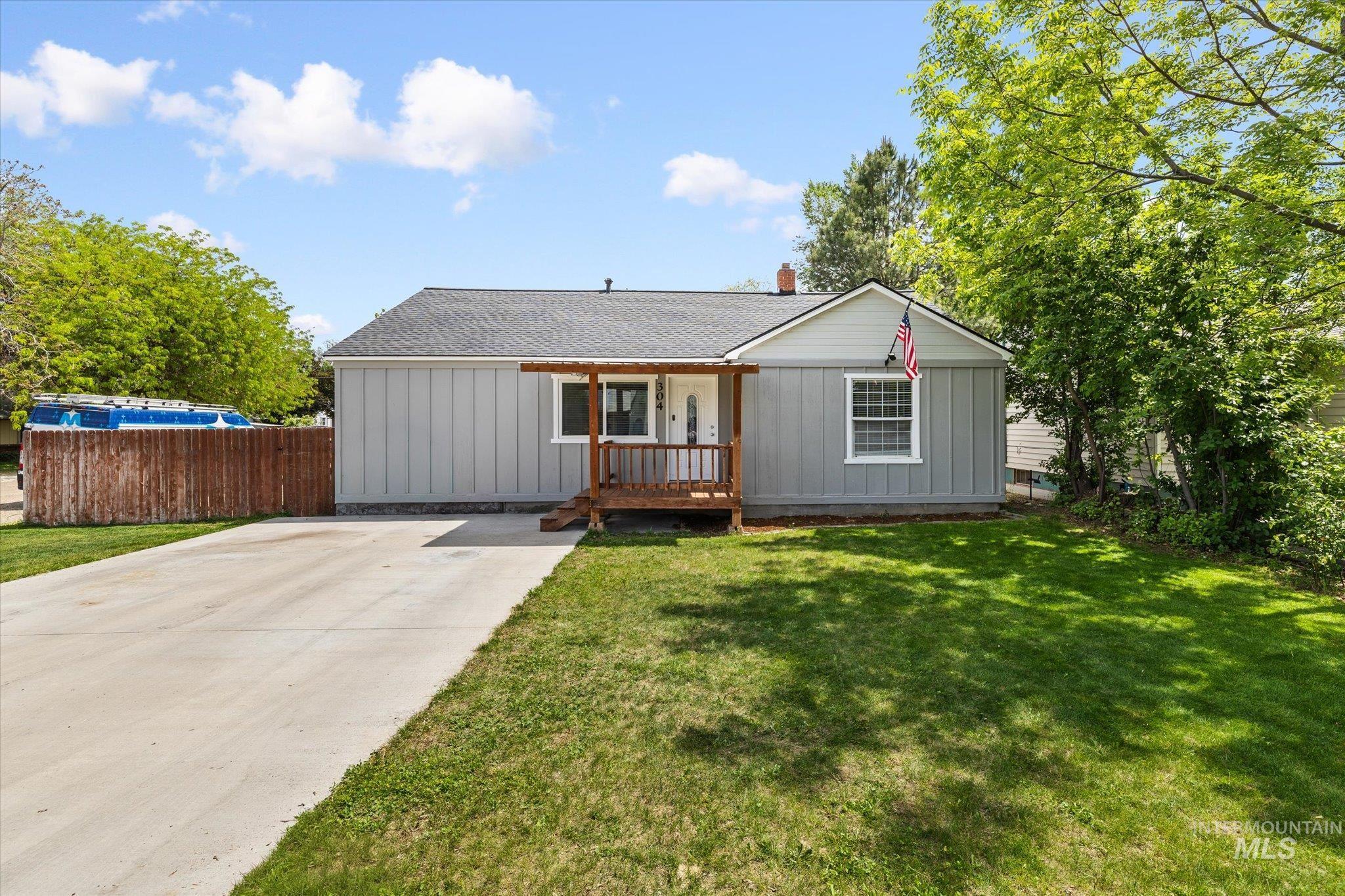 304 Maple St, Nampa, Idaho 83686, 3 Bedrooms, 2 Bathrooms, Residential For Sale, Price $334,900, 98986590