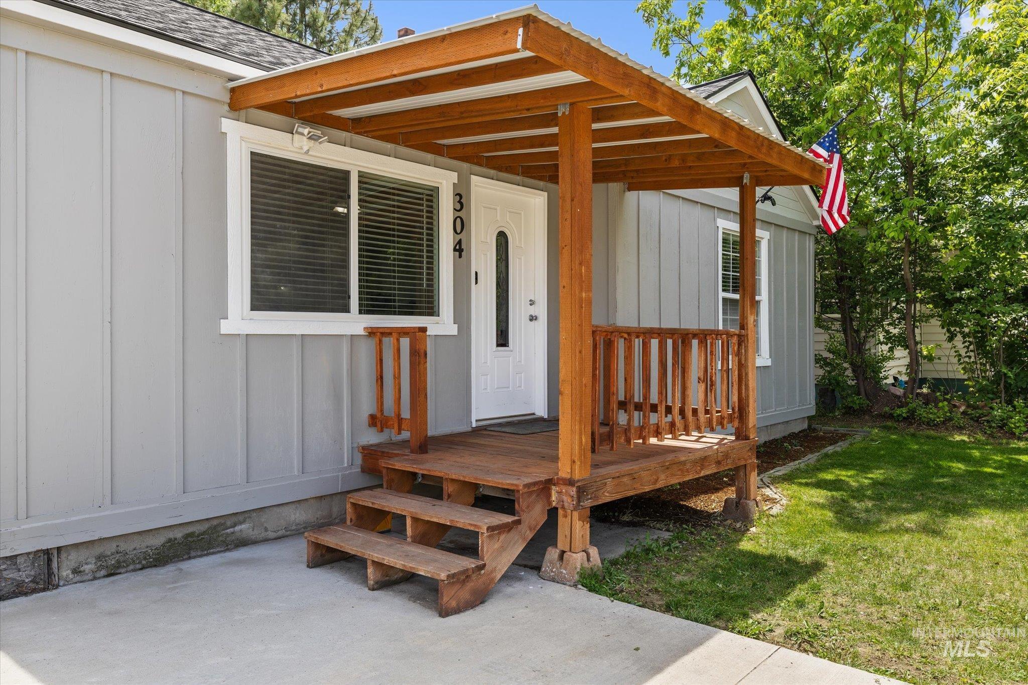 304 Maple St, Nampa, Idaho 83686, 3 Bedrooms, 2 Bathrooms, Residential For Sale, Price $334,900, 98986590