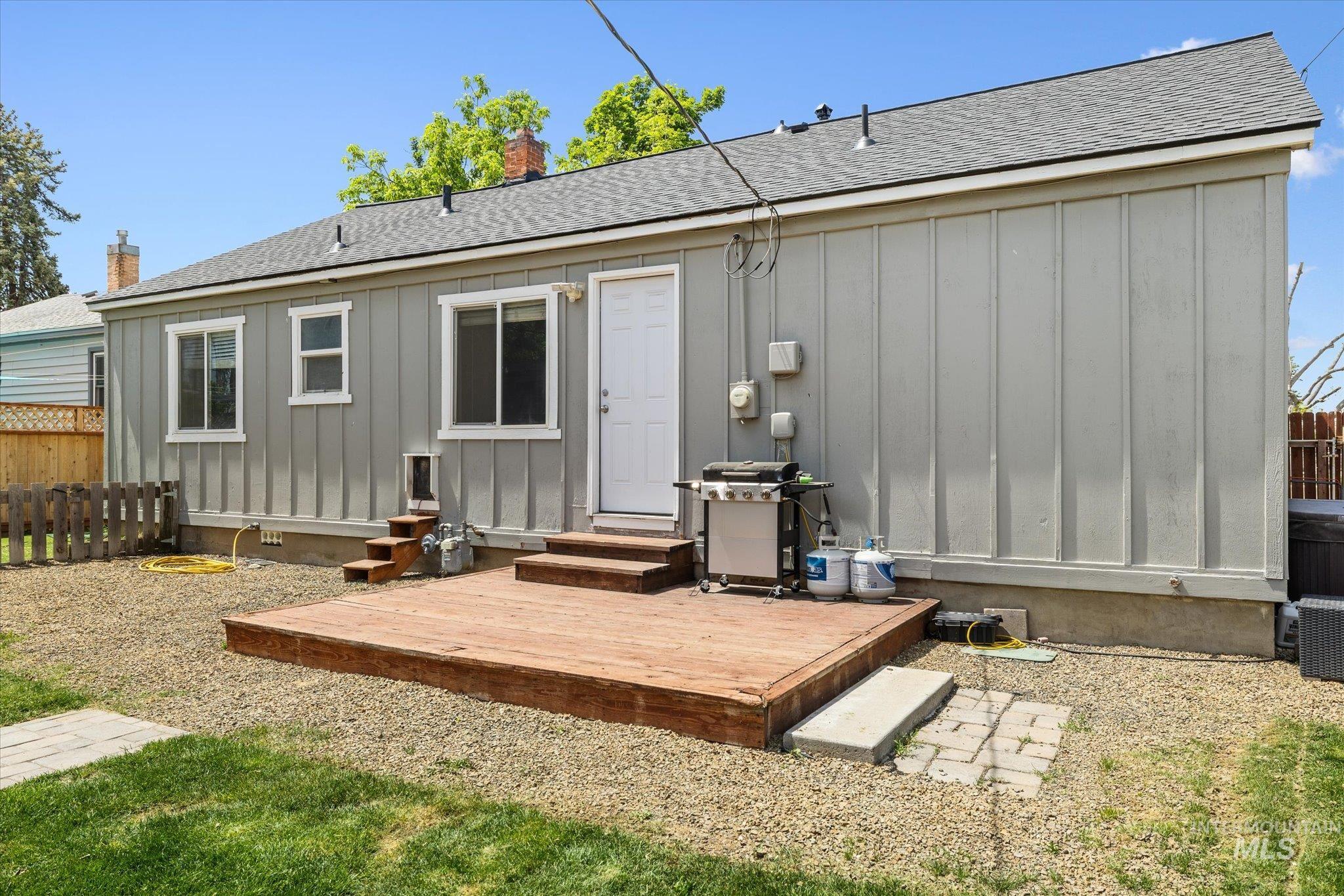 304 Maple St, Nampa, Idaho 83686, 3 Bedrooms, 2 Bathrooms, Residential For Sale, Price $334,900, 98986590