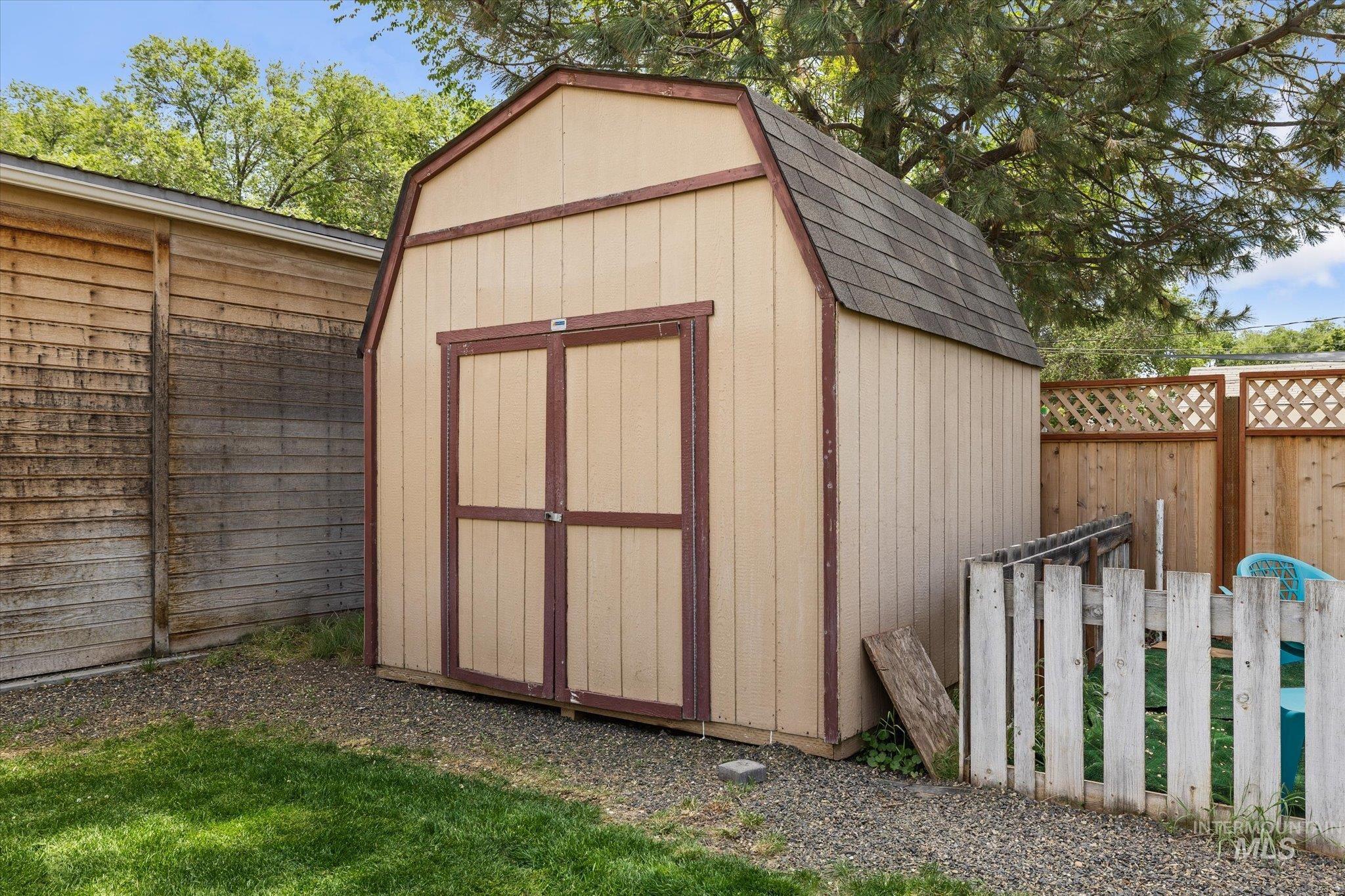 304 Maple St, Nampa, Idaho 83686, 3 Bedrooms, 2 Bathrooms, Residential For Sale, Price $334,900, 98986590