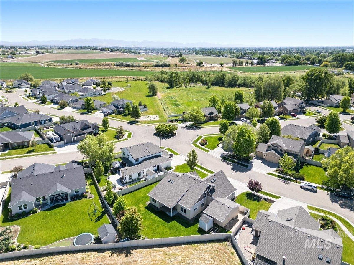 1183 N Buffalo Way, Middleton, Idaho 83644, 5 Bedrooms, 3 Bathrooms, Residential For Sale, Price $625,000, 98986592