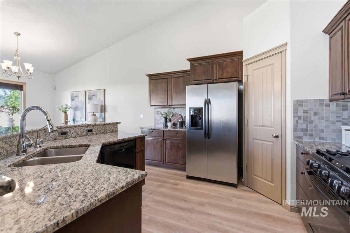 1183 N Buffalo Way, Middleton, Idaho 83644, 5 Bedrooms, 3 Bathrooms, Residential For Sale, Price $625,000, 98986592