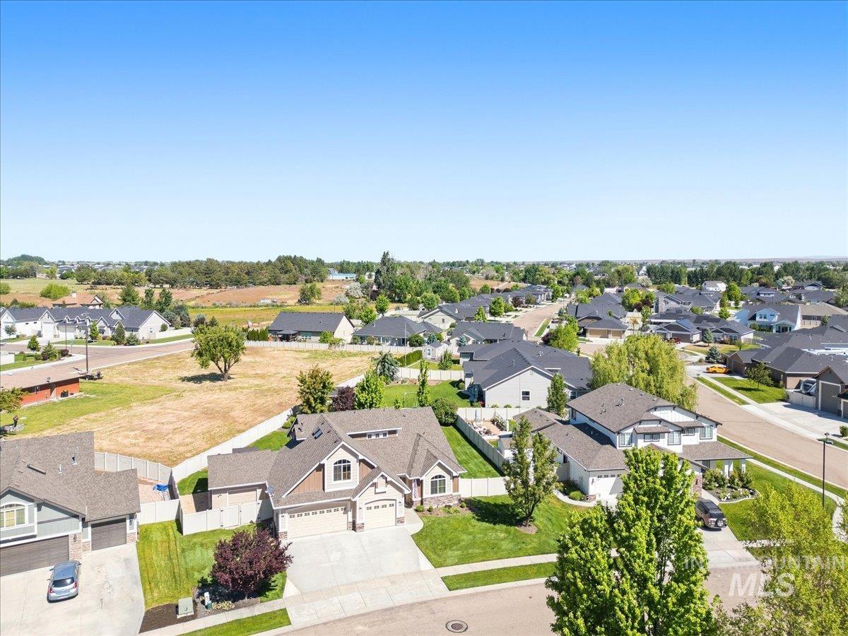 1183 N Buffalo Way, Middleton, Idaho 83644, 5 Bedrooms, 3 Bathrooms, Residential For Sale, Price $625,000, 98986592