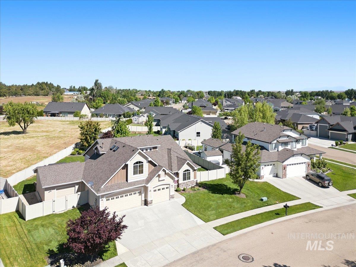 1183 N Buffalo Way, Middleton, Idaho 83644, 5 Bedrooms, 3 Bathrooms, Residential For Sale, Price $625,000, 98986592