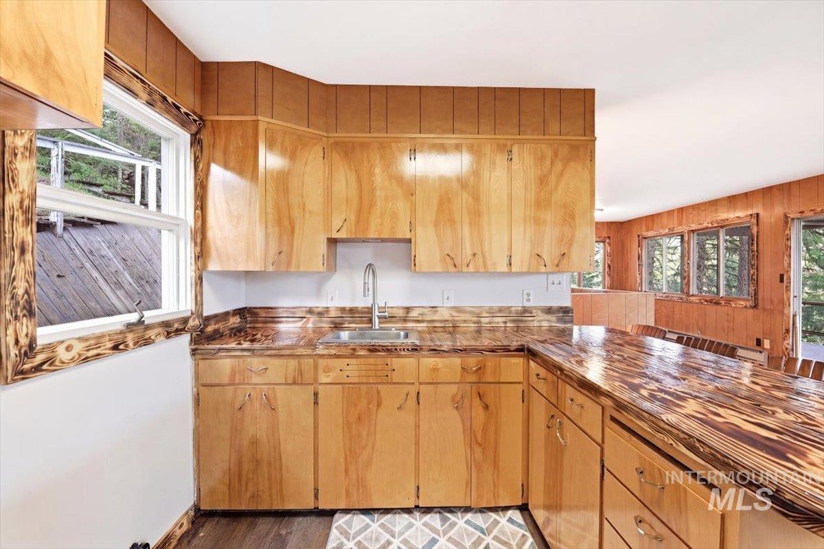 9791 Highway 55, Cascade, Idaho 83611, 2 Bedrooms, 2 Bathrooms, Residential For Sale, Price $299,900, 98986595