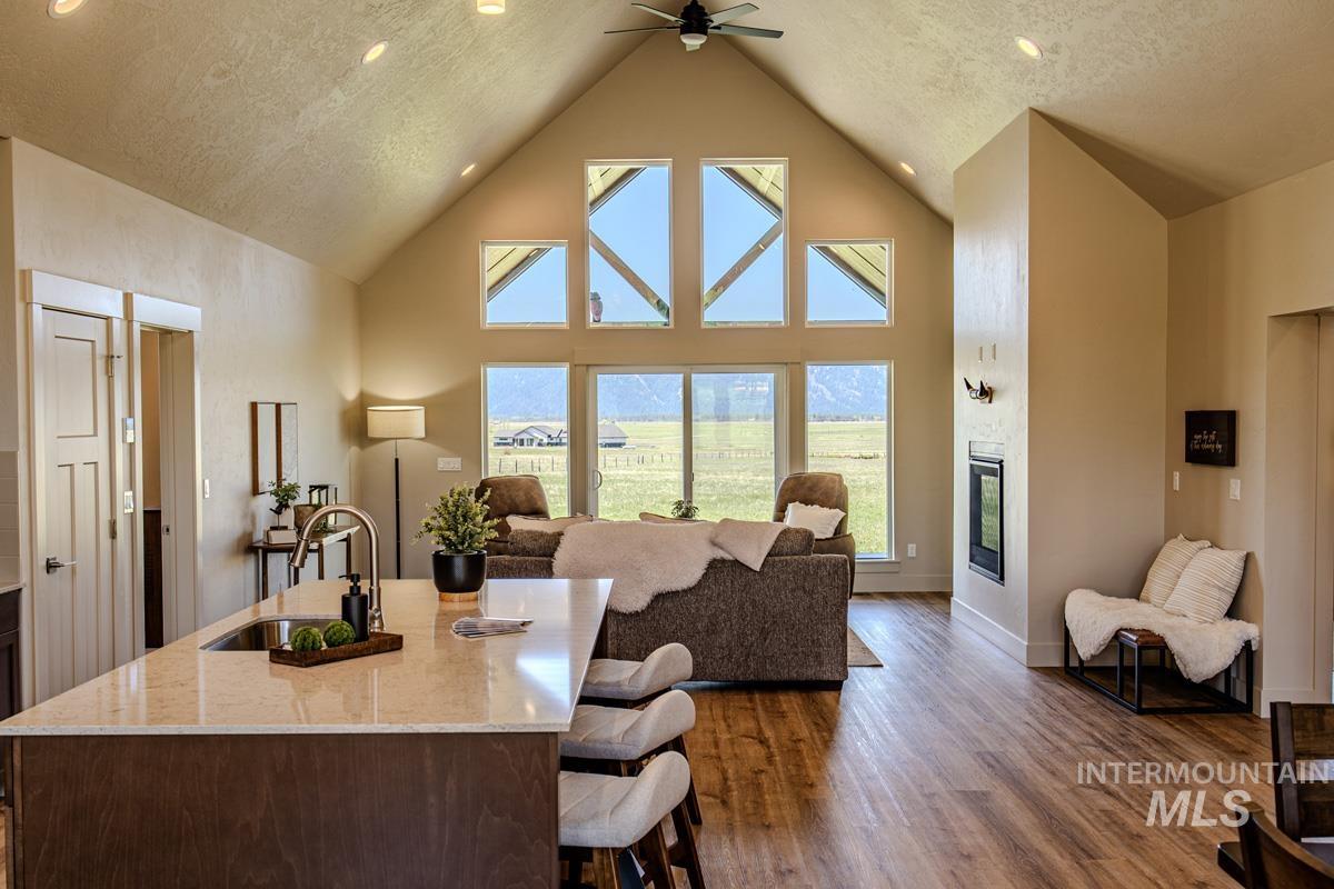 55 Chisum Drive, Donnelly, Idaho 83615, 3 Bedrooms, 2 Bathrooms, Residential For Sale, Price $975,000, 98986597
