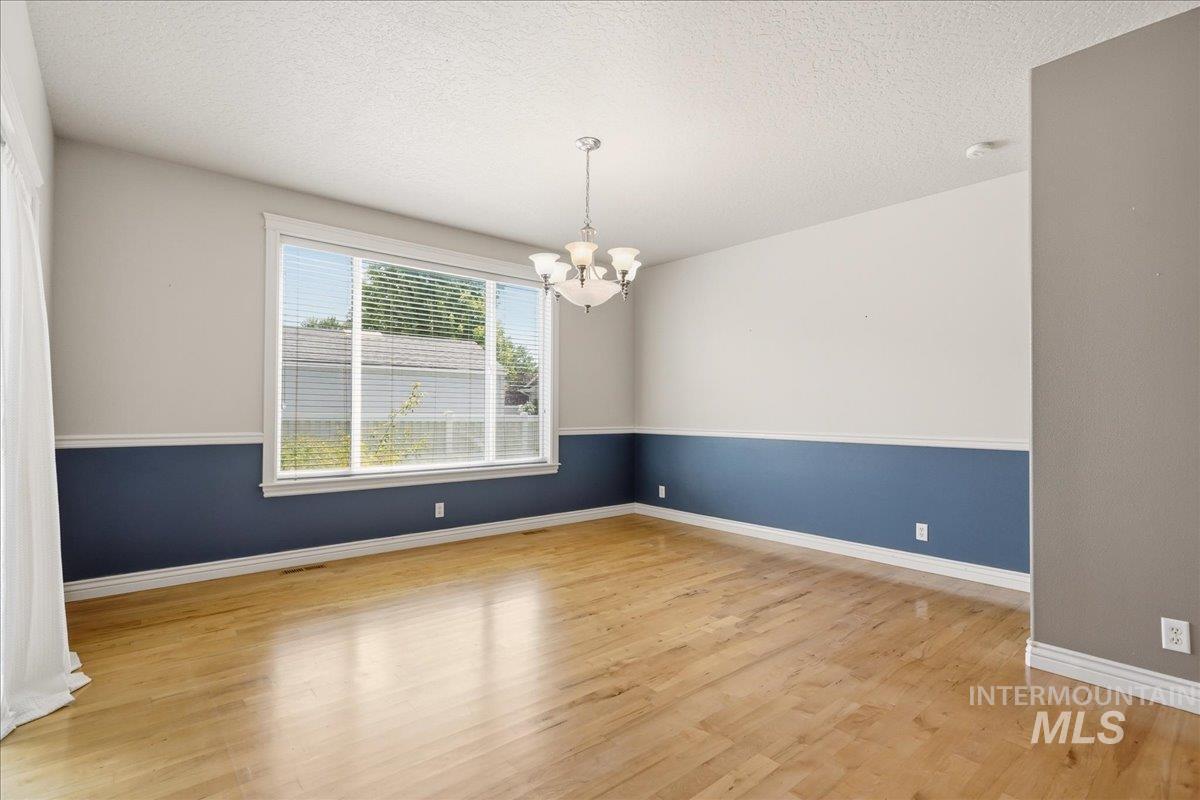 9701 W Penhurst Drive, Star, Idaho 83669, 4 Bedrooms, 3 Bathrooms, Residential For Sale, Price $599,900, 98986598