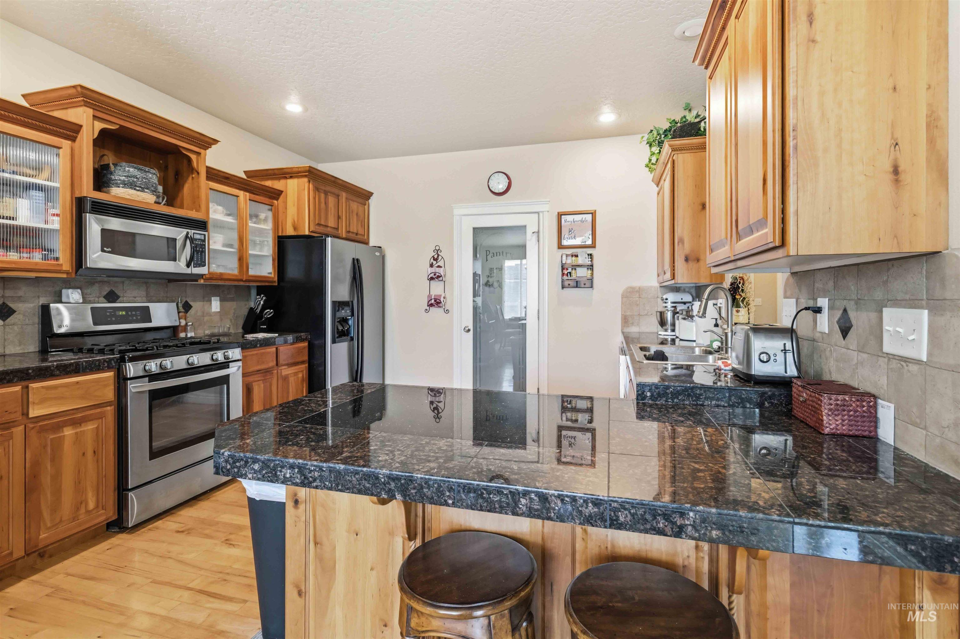 9701 W Penhurst Drive, Star, Idaho 83669, 4 Bedrooms, 3 Bathrooms, Residential For Sale, Price $620,000, 98986598