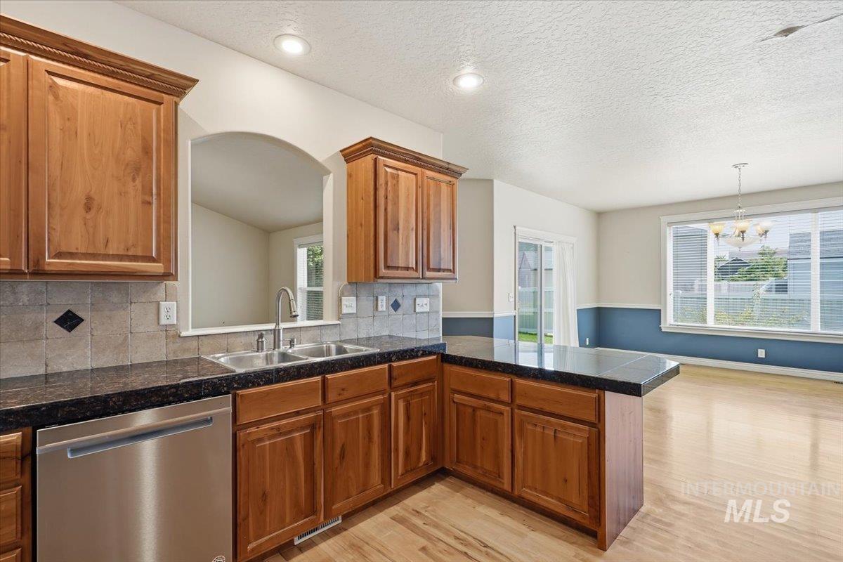 9701 W Penhurst Drive, Star, Idaho 83669, 4 Bedrooms, 3 Bathrooms, Residential For Sale, Price $599,900, 98986598
