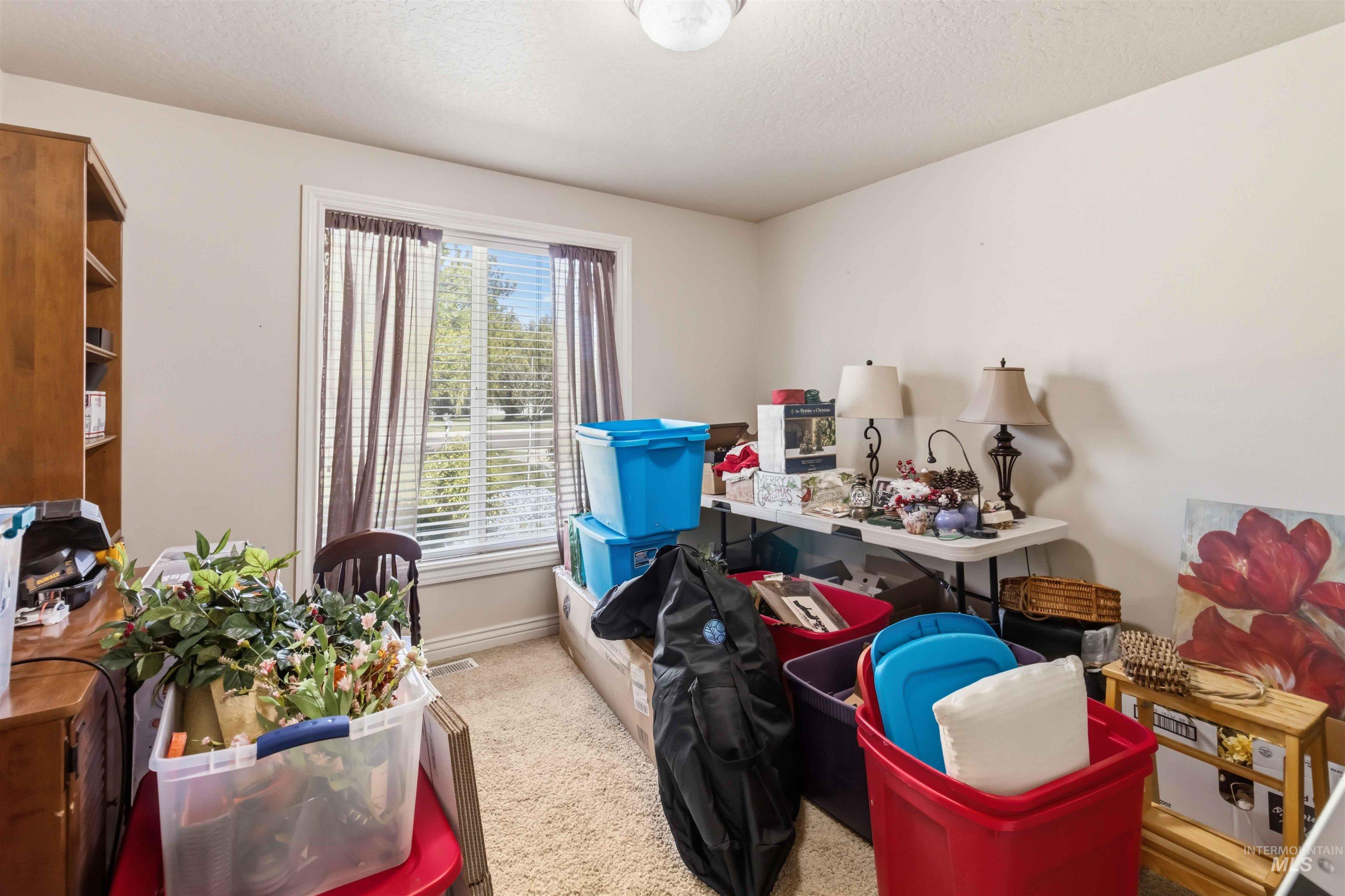 9701 W Penhurst Drive, Star, Idaho 83669, 4 Bedrooms, 3 Bathrooms, Residential For Sale, Price $620,000, 98986598