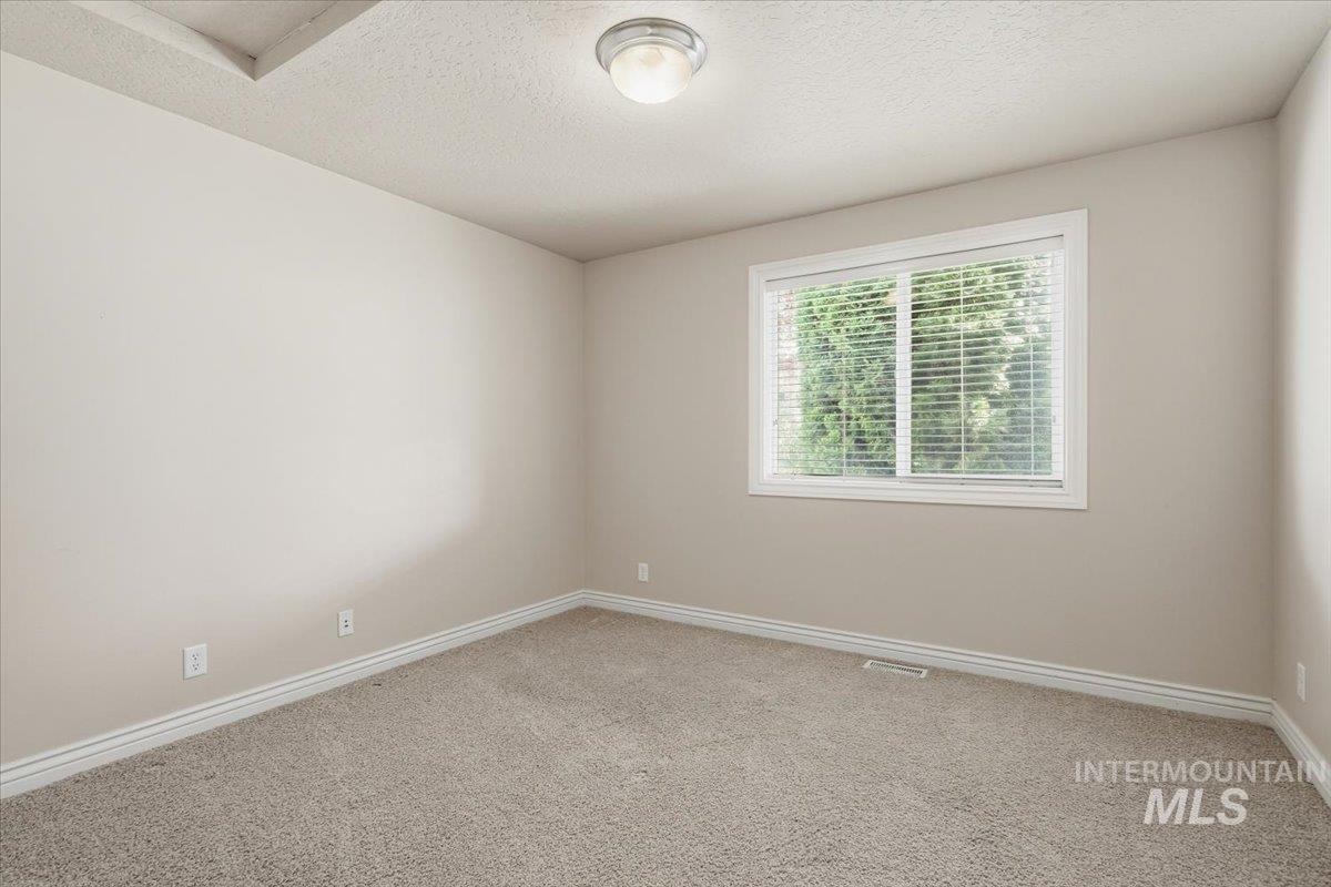 9701 W Penhurst Drive, Star, Idaho 83669, 4 Bedrooms, 3 Bathrooms, Residential For Sale, Price $599,900, 98986598