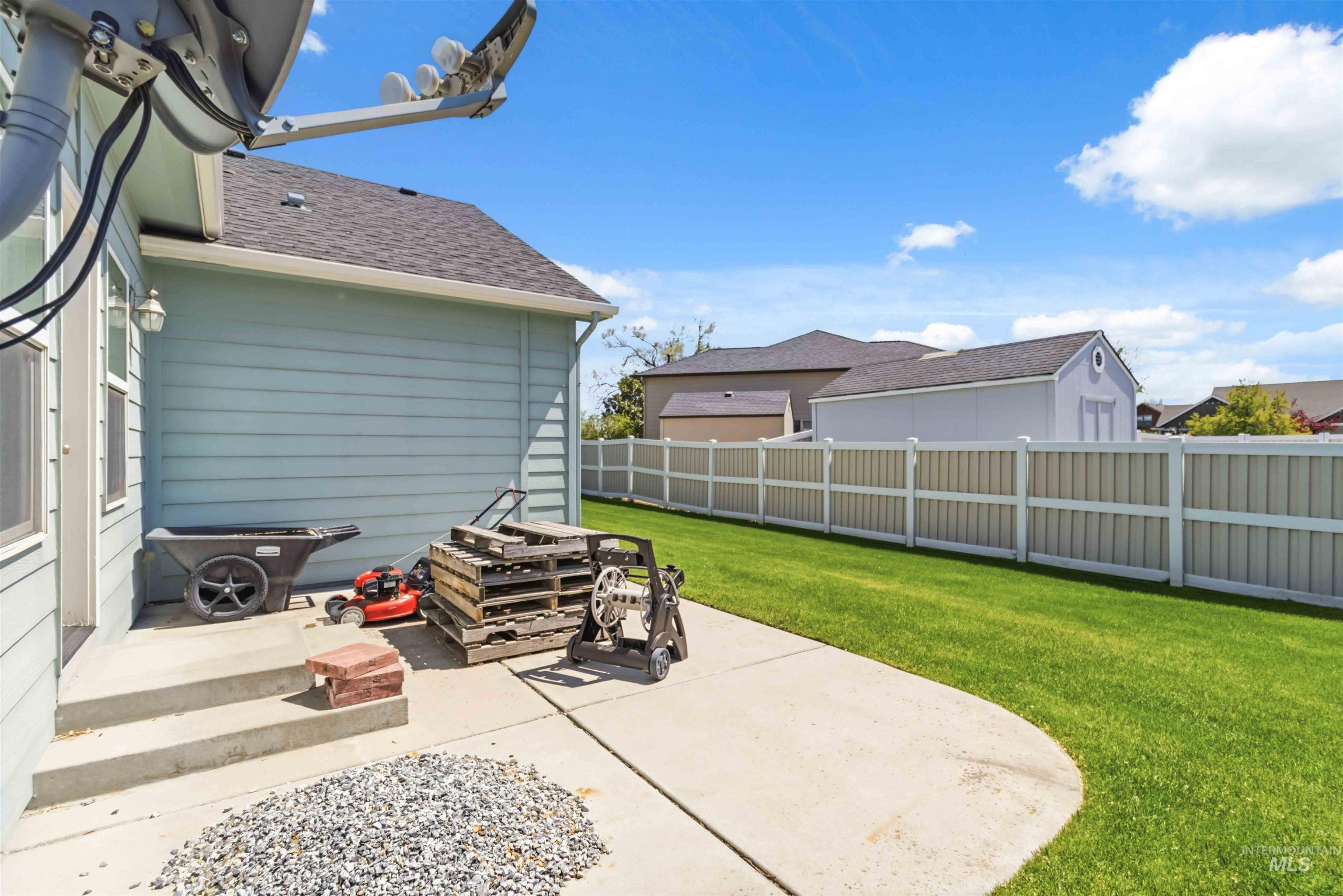 9701 W Penhurst Drive, Star, Idaho 83669, 4 Bedrooms, 3 Bathrooms, Residential For Sale, Price $620,000, 98986598